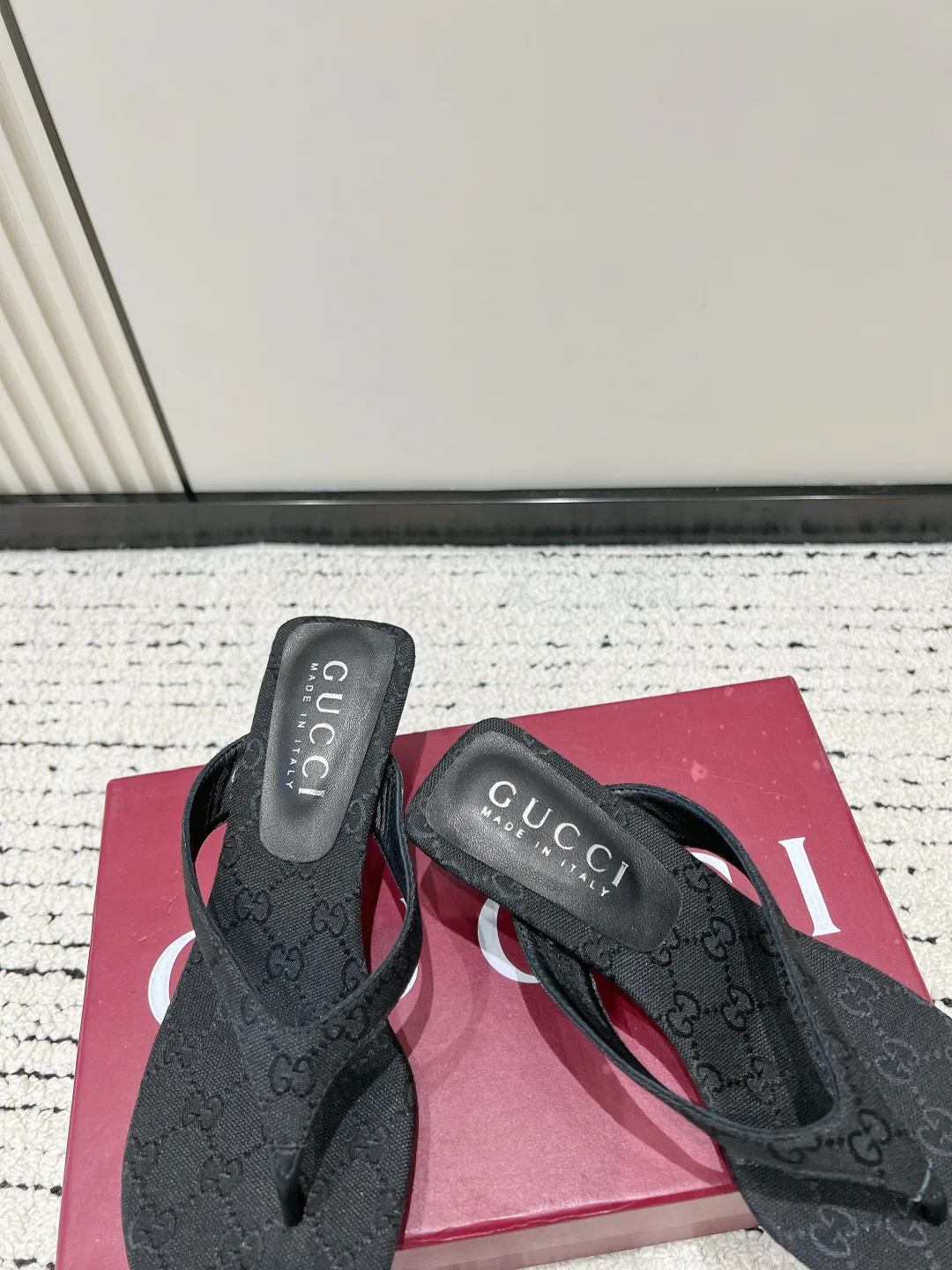 Women's Flip-Flops GUCCI 17637839