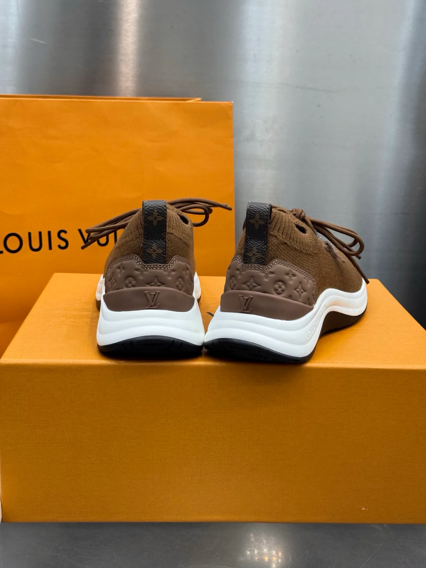 Women's Sneakers LOUIS VUITTON 18202470