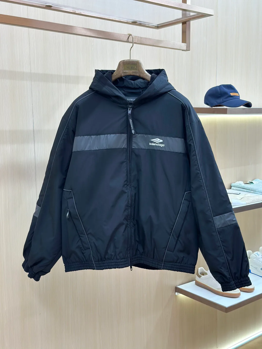 Куртки И Пуховики Мужские Balenciaga 18599285