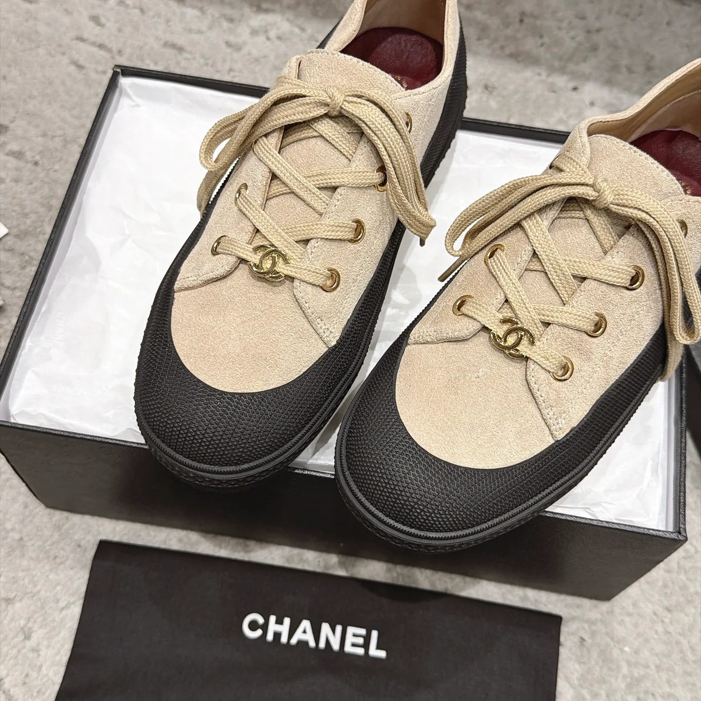 Women's Sneakers CHANEL 17933409