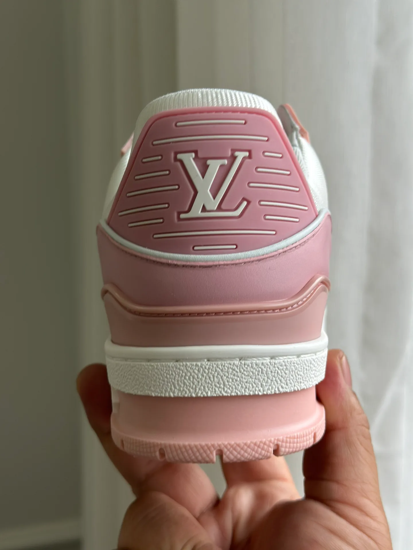 Women's Sneakers LOUIS VUITTON 18014118