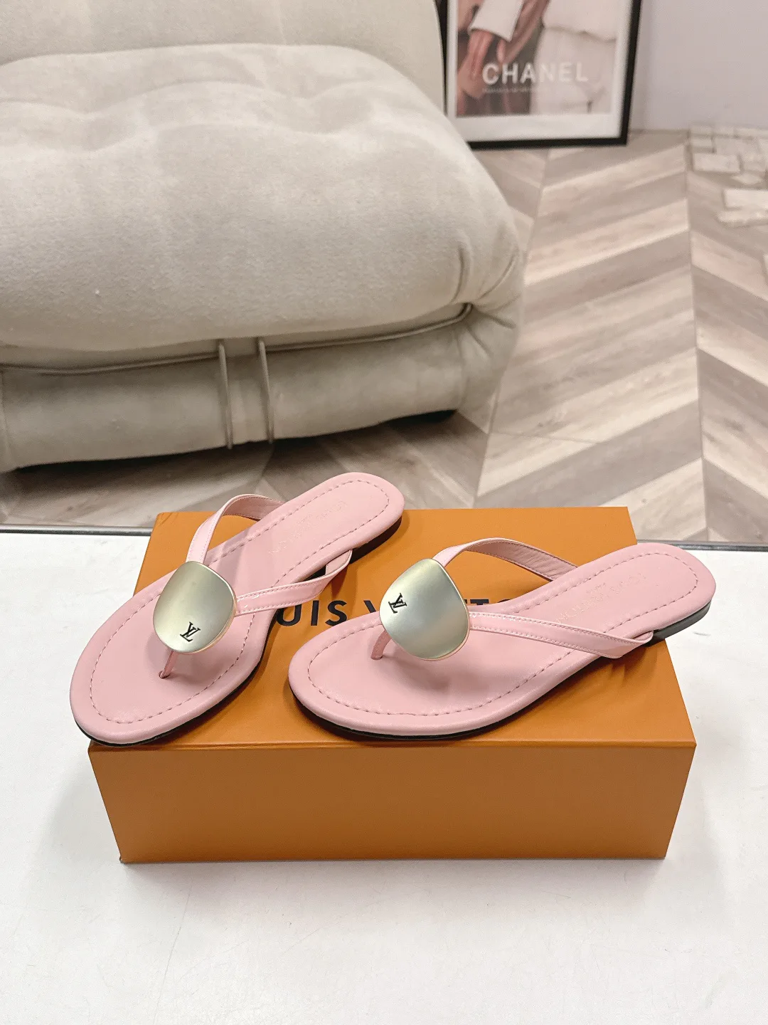 Women's Flip-Flops LOUIS VUITTON 17578108