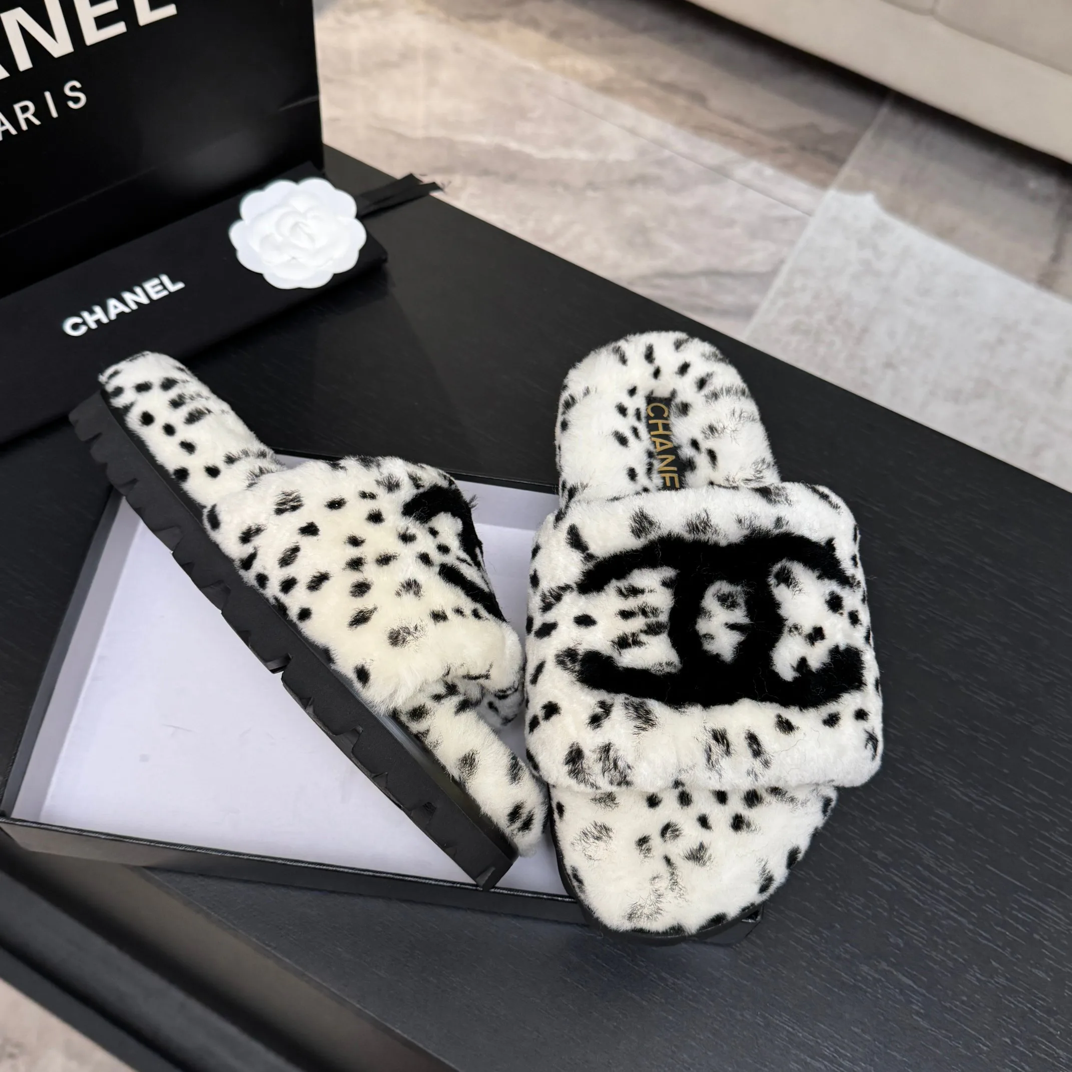 Women's Slippers CHANEL 18062756