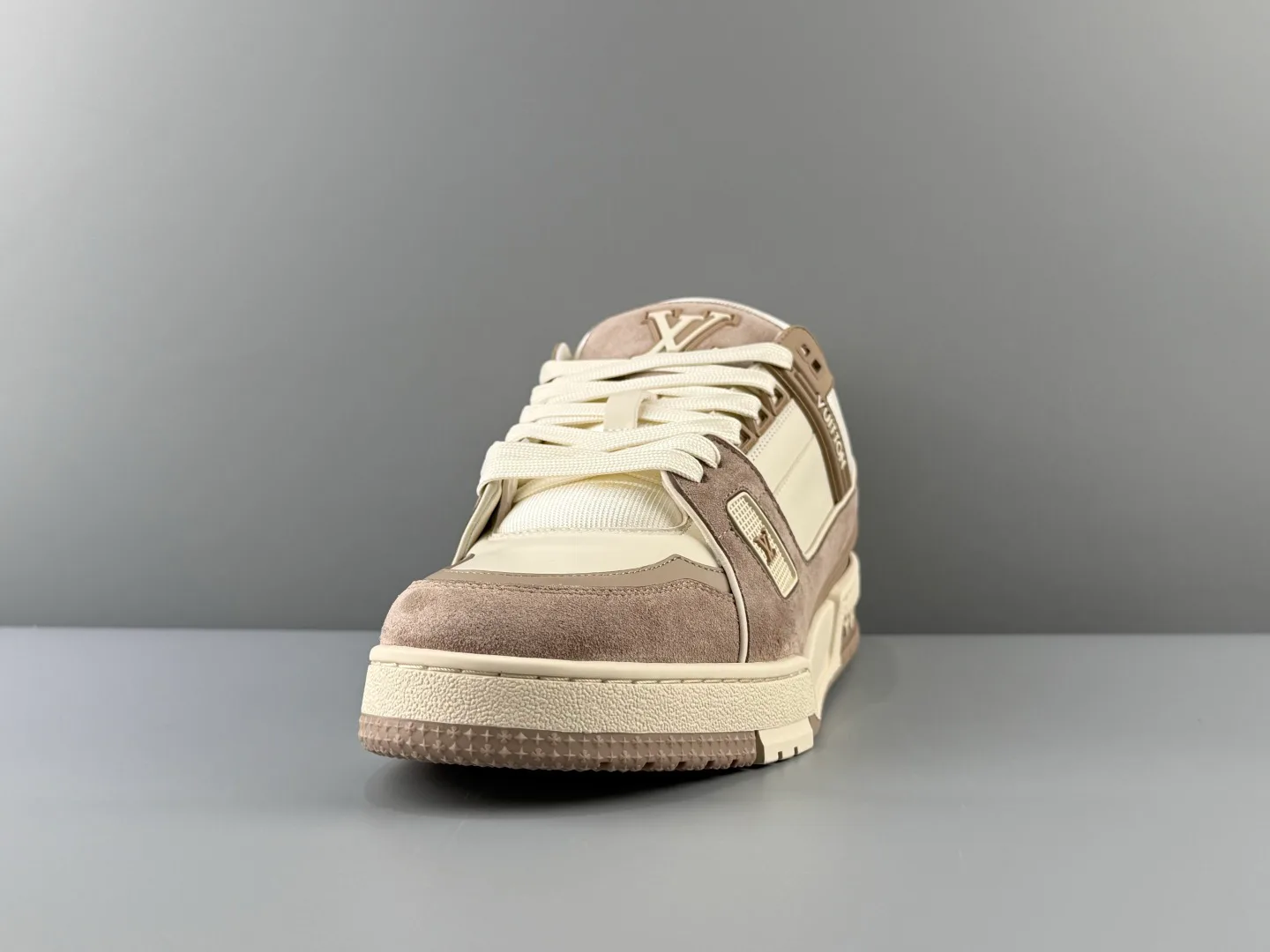 Women's Sneakers LOUIS VUITTON 17918699