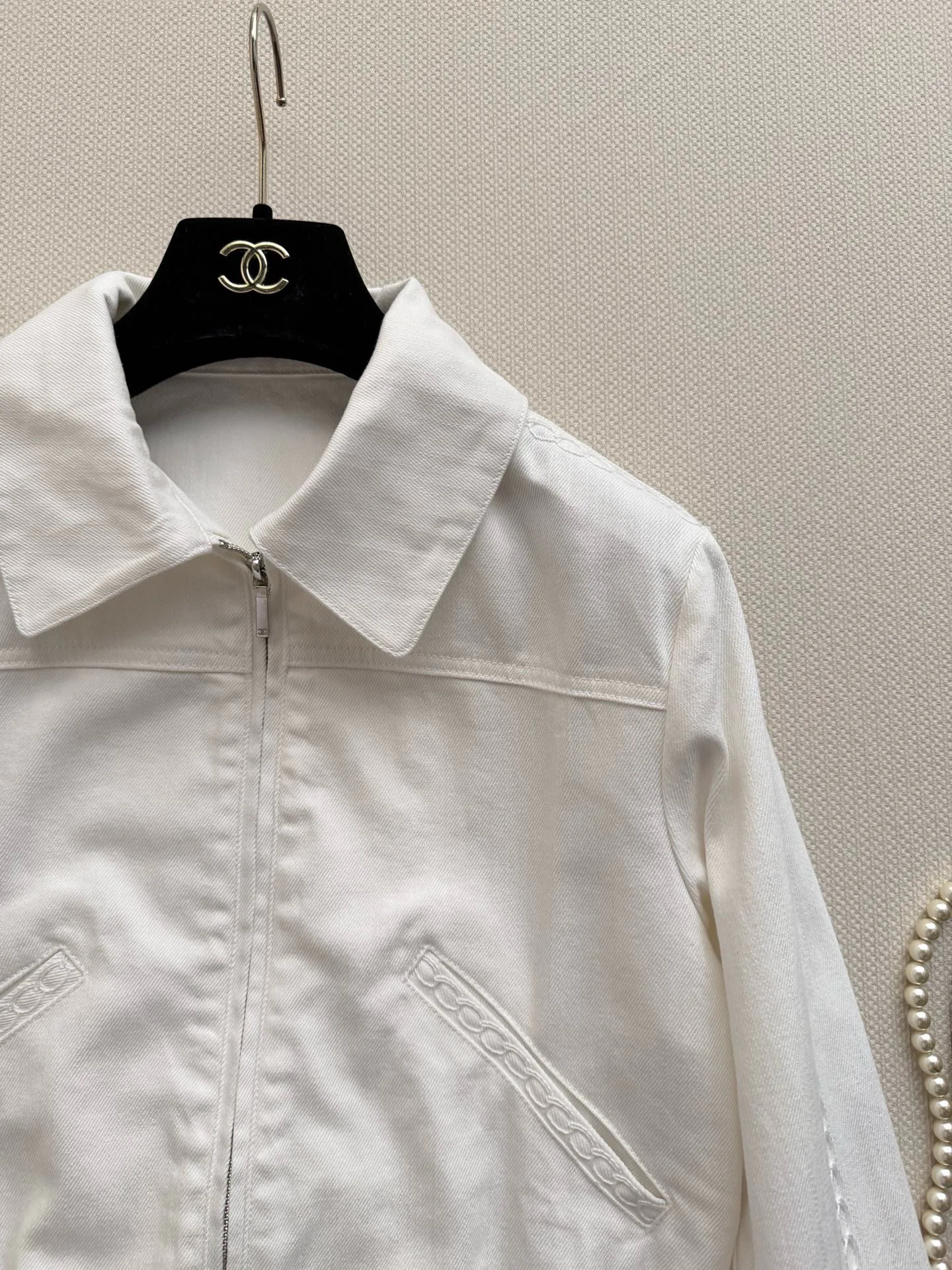 Women's Jackets And Down Jackets CHANEL 17129390