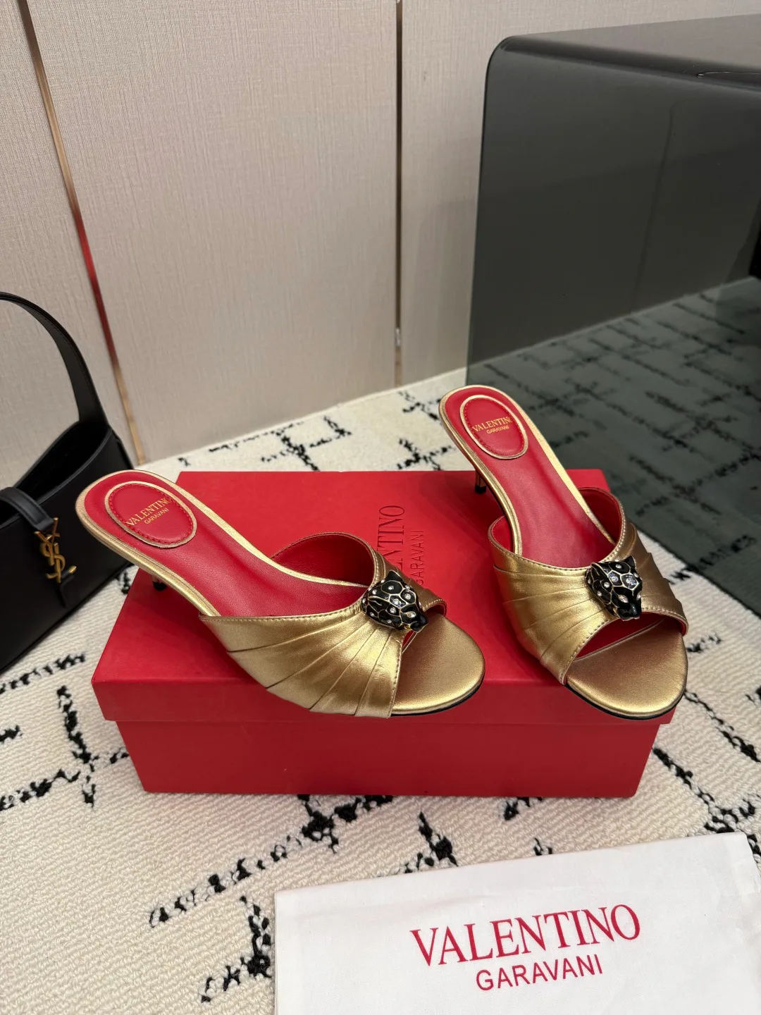 Women's Open-Toe Sandals VALENTINO 18049039
