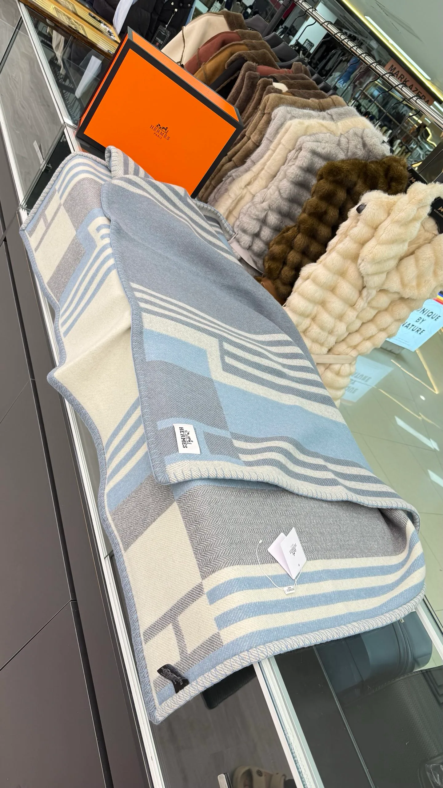 Textiles HERMES 18222658