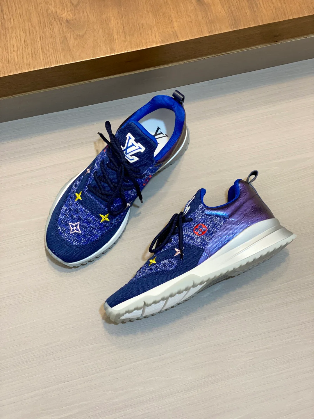 Men's Sneakers LOUIS VUITTON 17857244