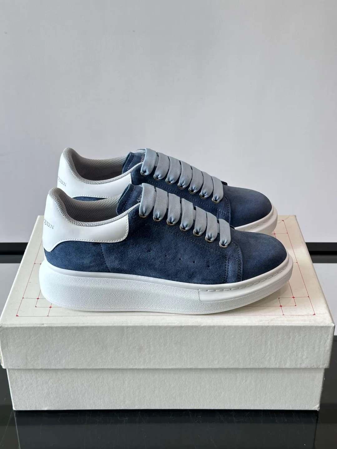 Women's Sneakers ALEXANDER MCQUEEN 17447548