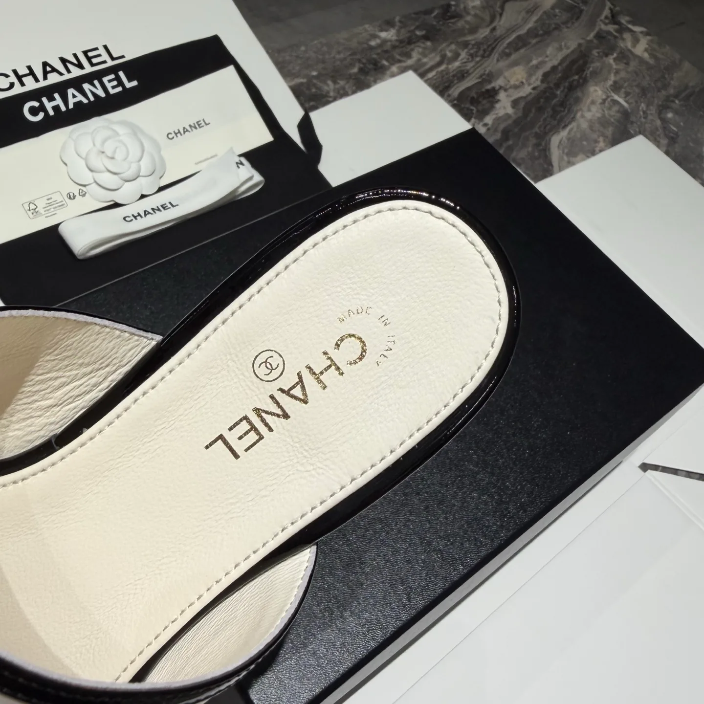 Women's Flip-Flops CHANEL 18121357