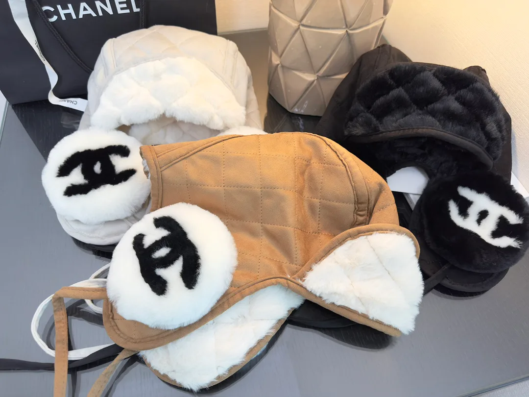 Hats CHANEL 18347637