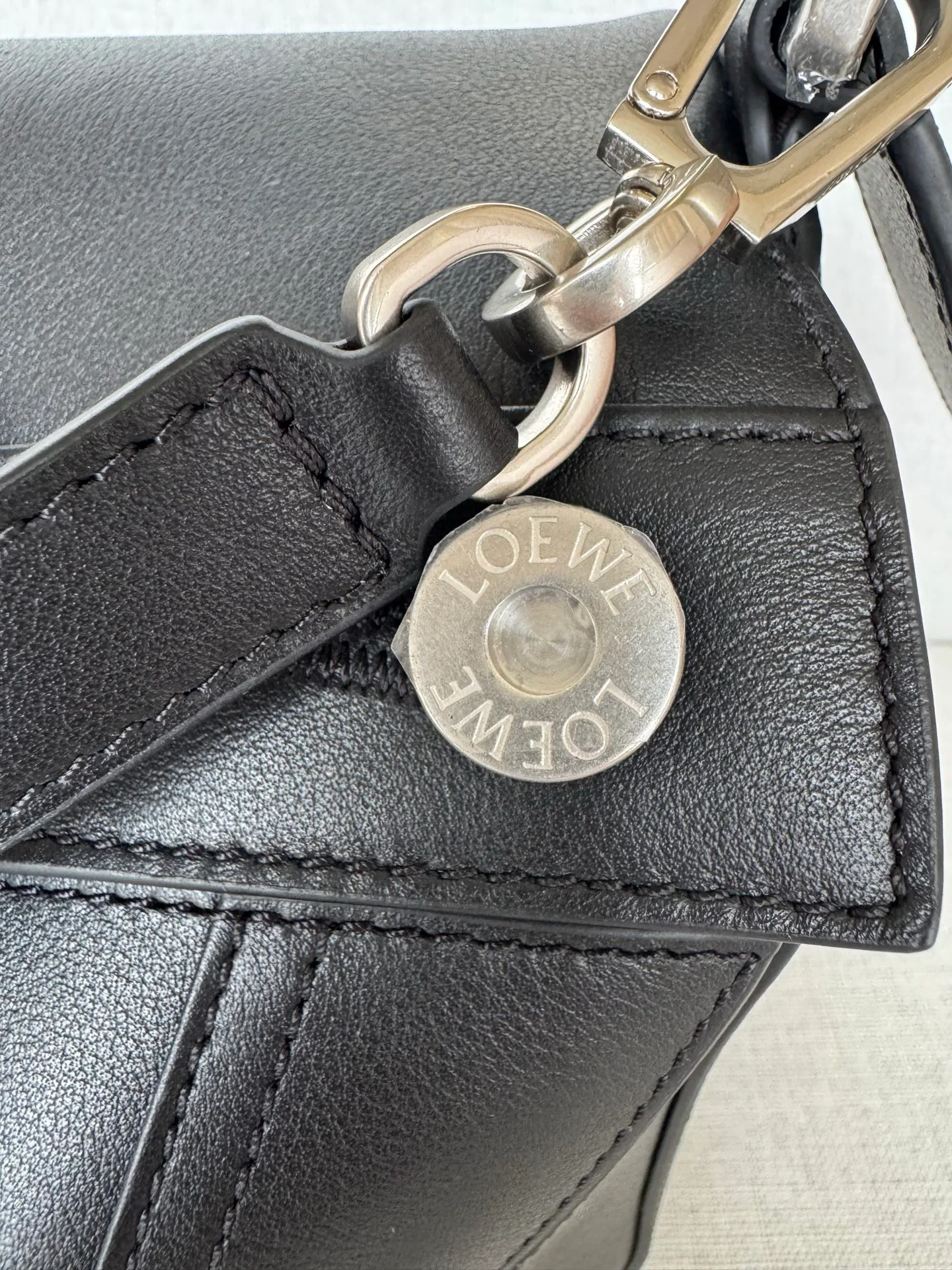 Women's Classic Handbags LOEWE 17937889