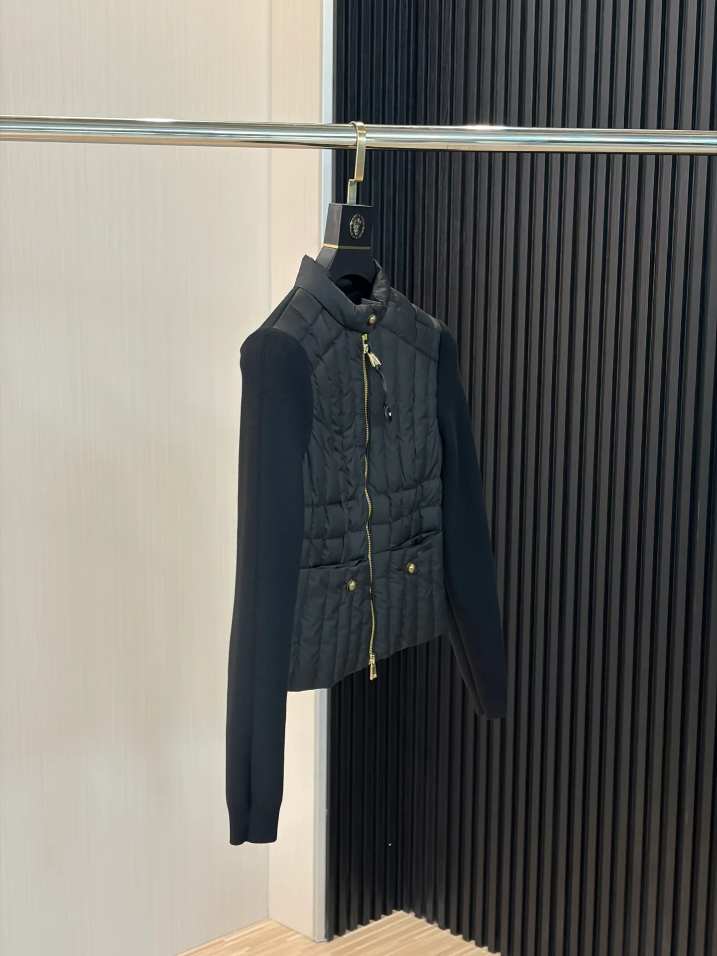 Куртки И Пуховики Женские Moncler 18673357