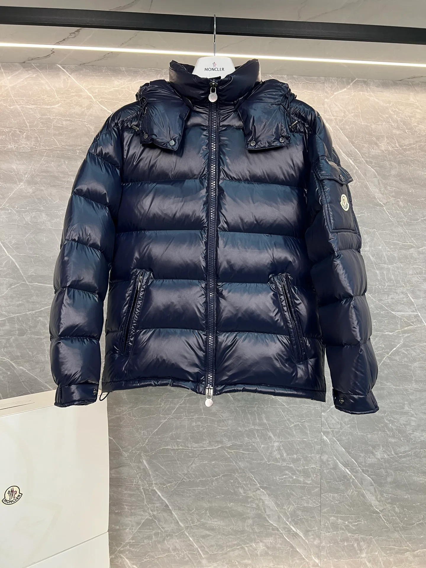 Men's Jackets And Down Jackets MONCLER 18111322