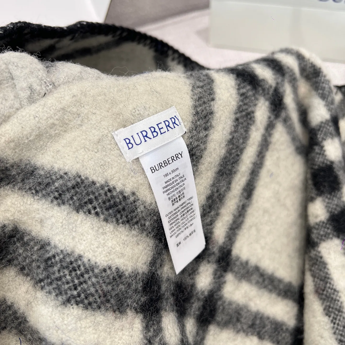 Scarves BURBERRY 17945333