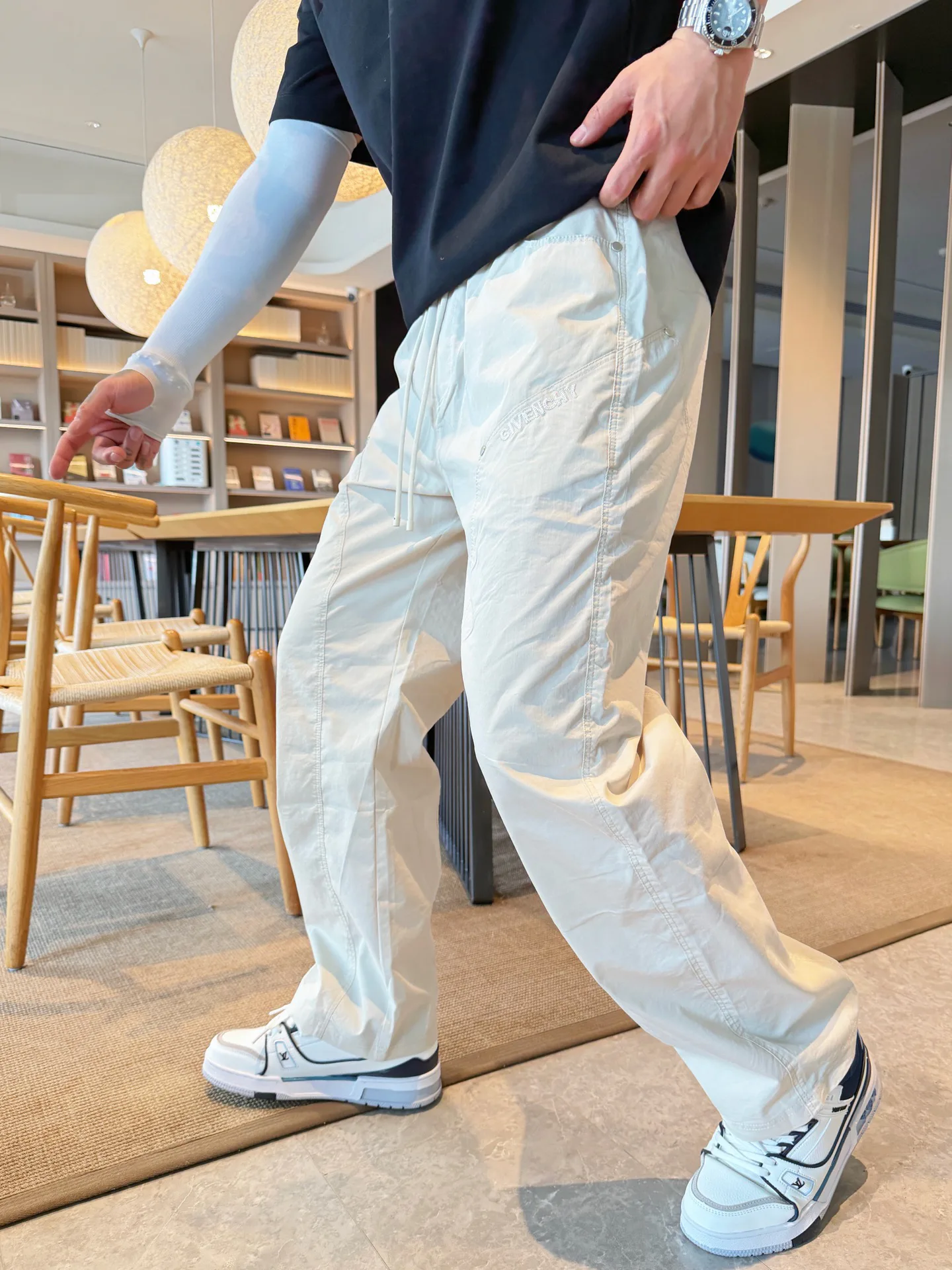 Men's Trousers GIVENCHY 18345777