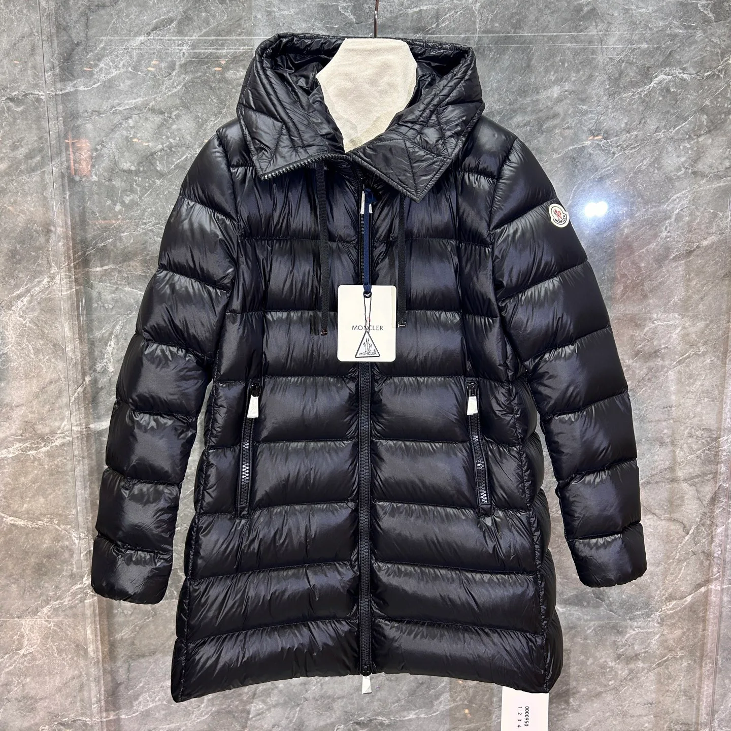 Women's Jackets And Down Jackets MONCLER 18184465