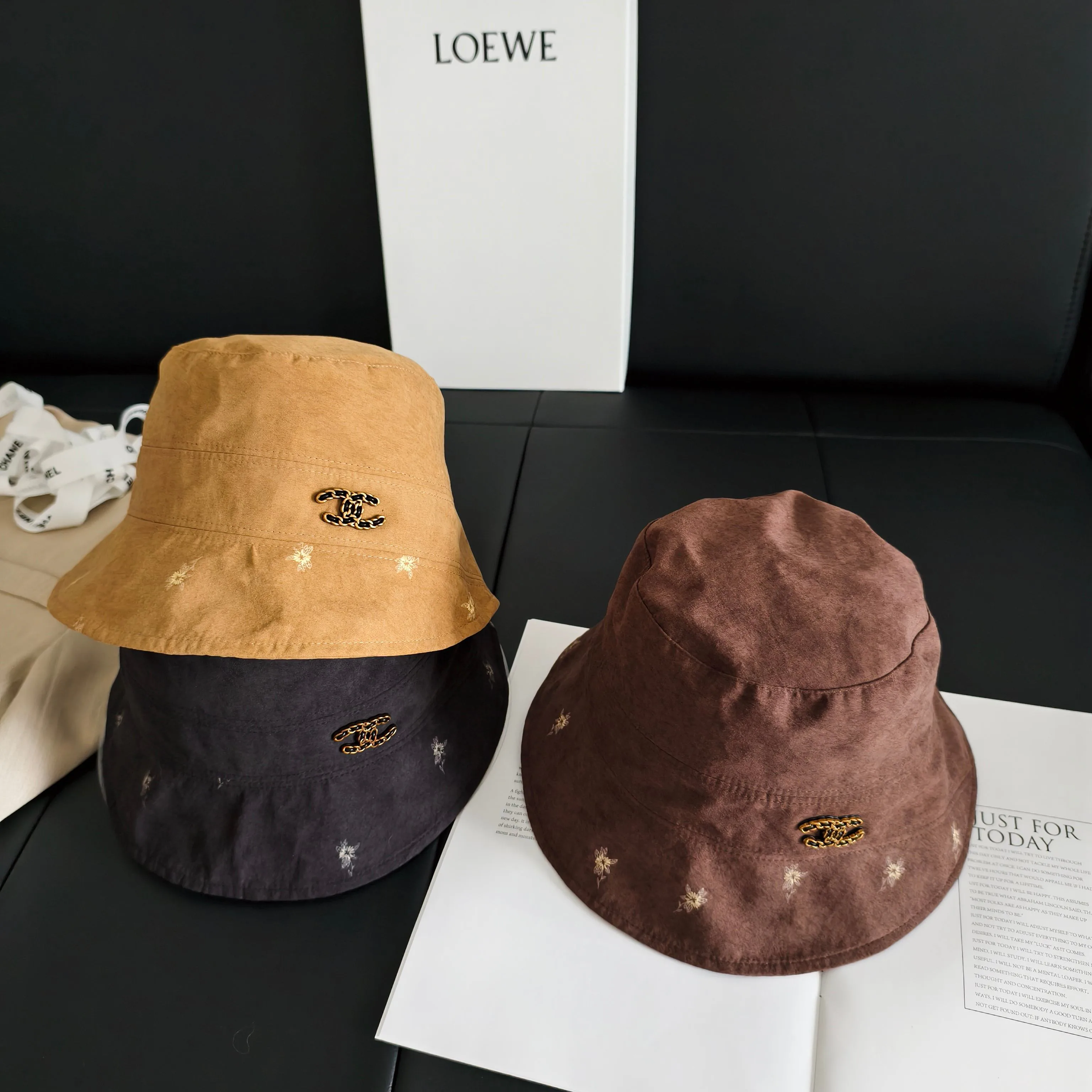Hats CHANEL 17498273
