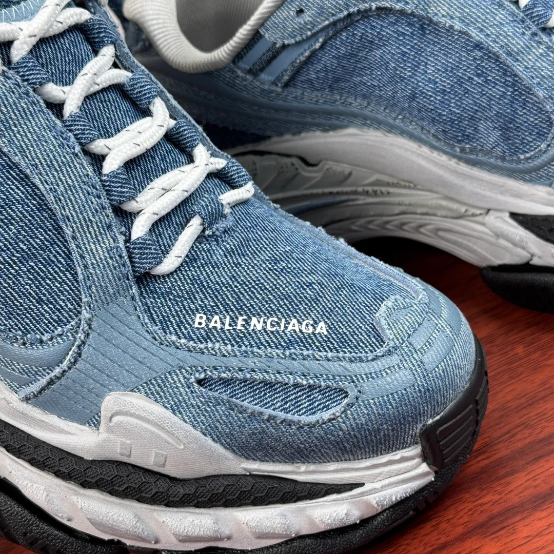 Women's Sneakers BALENCIAGA 18230795
