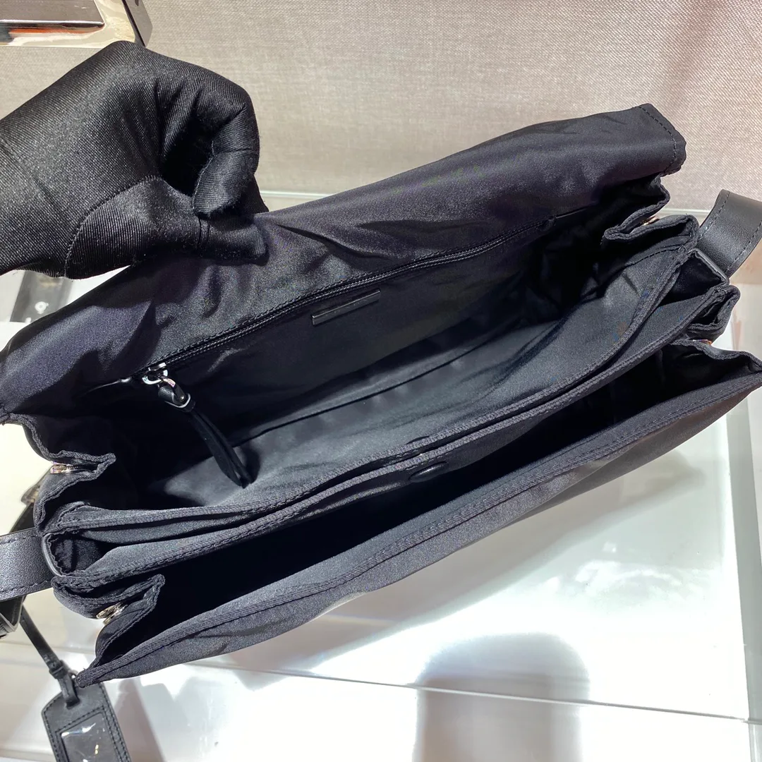 Women's Shoulder Bags PRADA 18323106