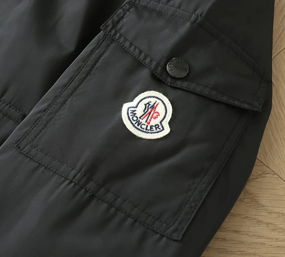 Men's Jackets And Down Jackets MONCLER 18157262