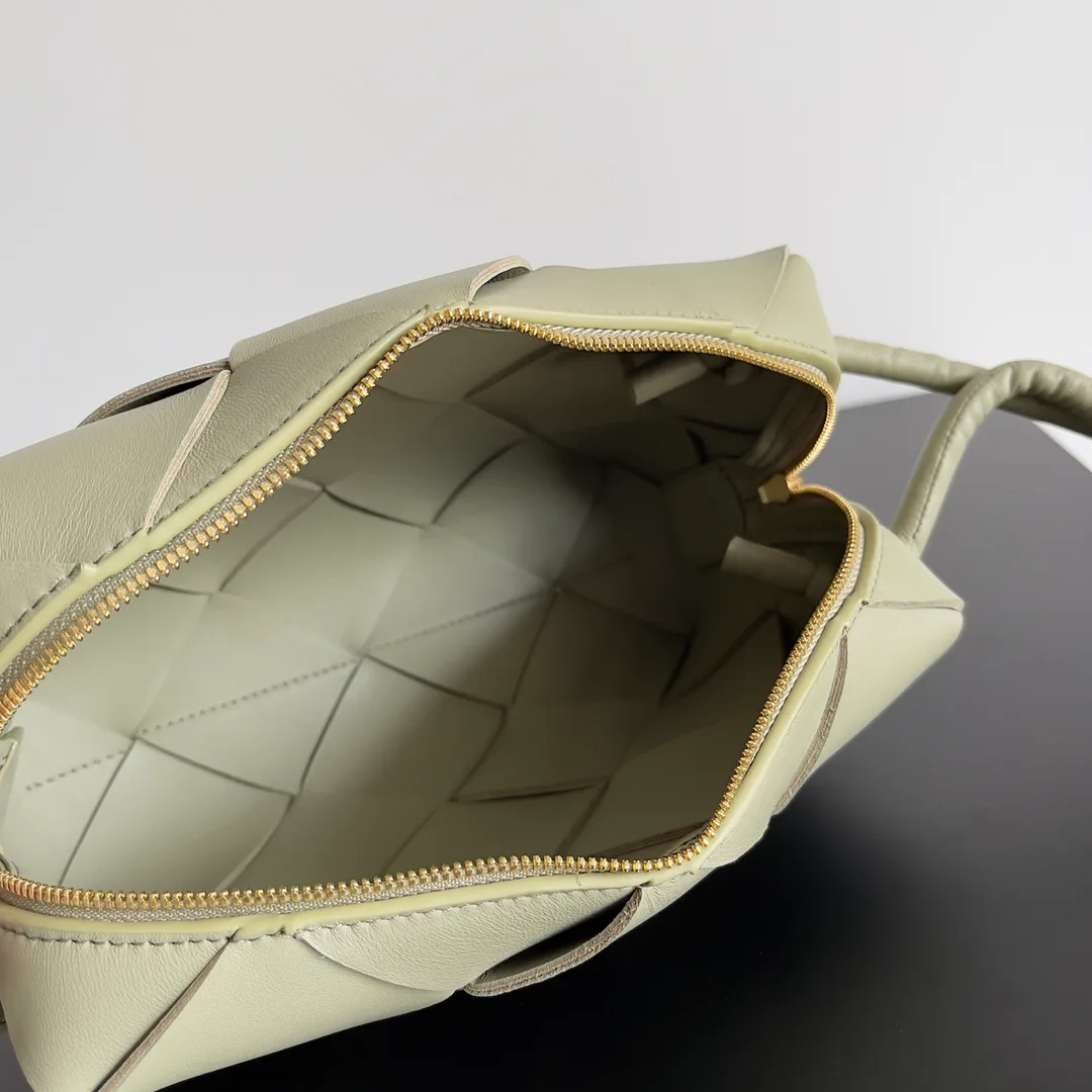 Women's Classic Handbags BOTTEGA VENETA 17434822