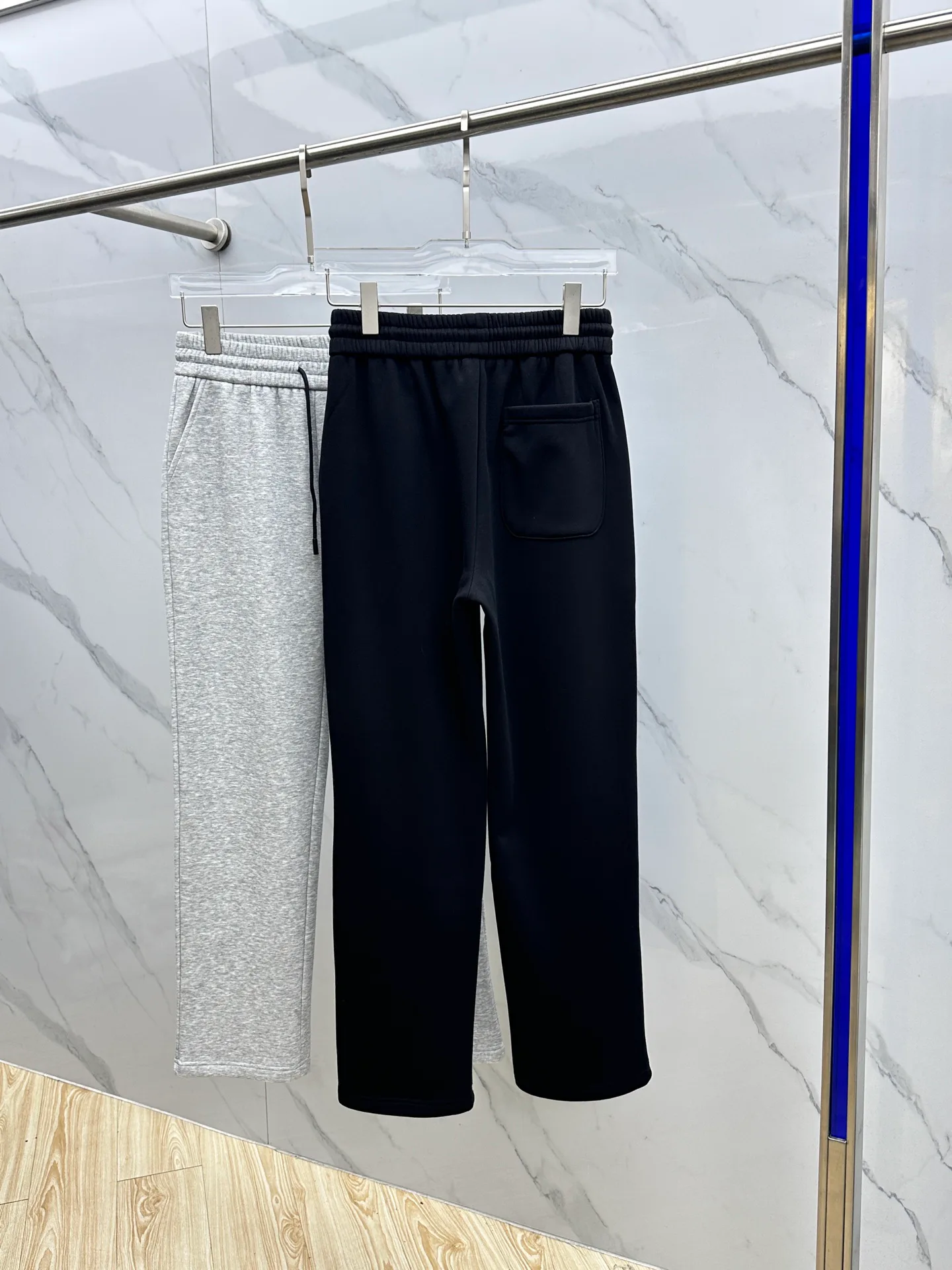 Men's Trousers CANADA GOOSE 18246687