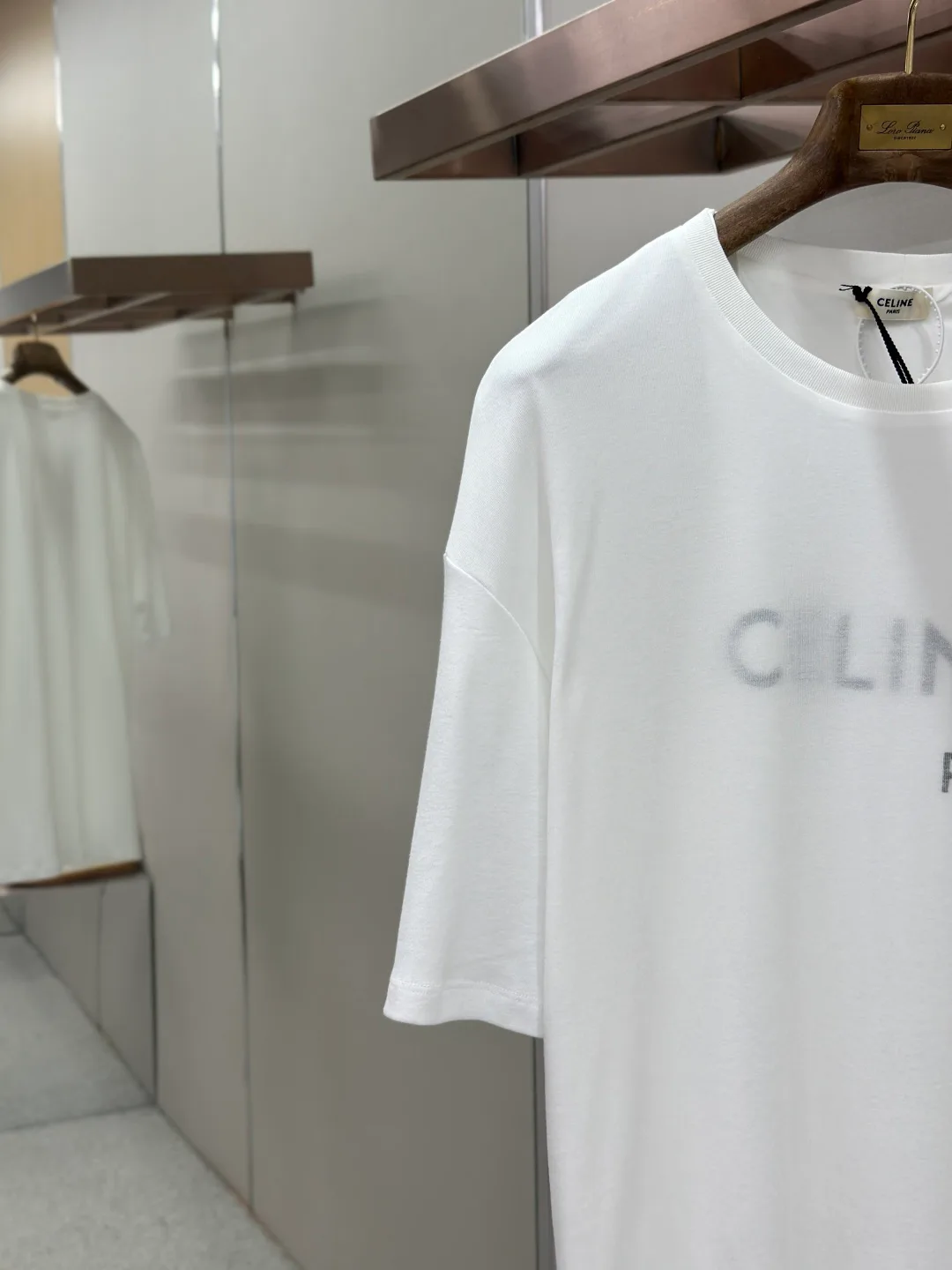 Women's T-Shirts CELINE 18191164