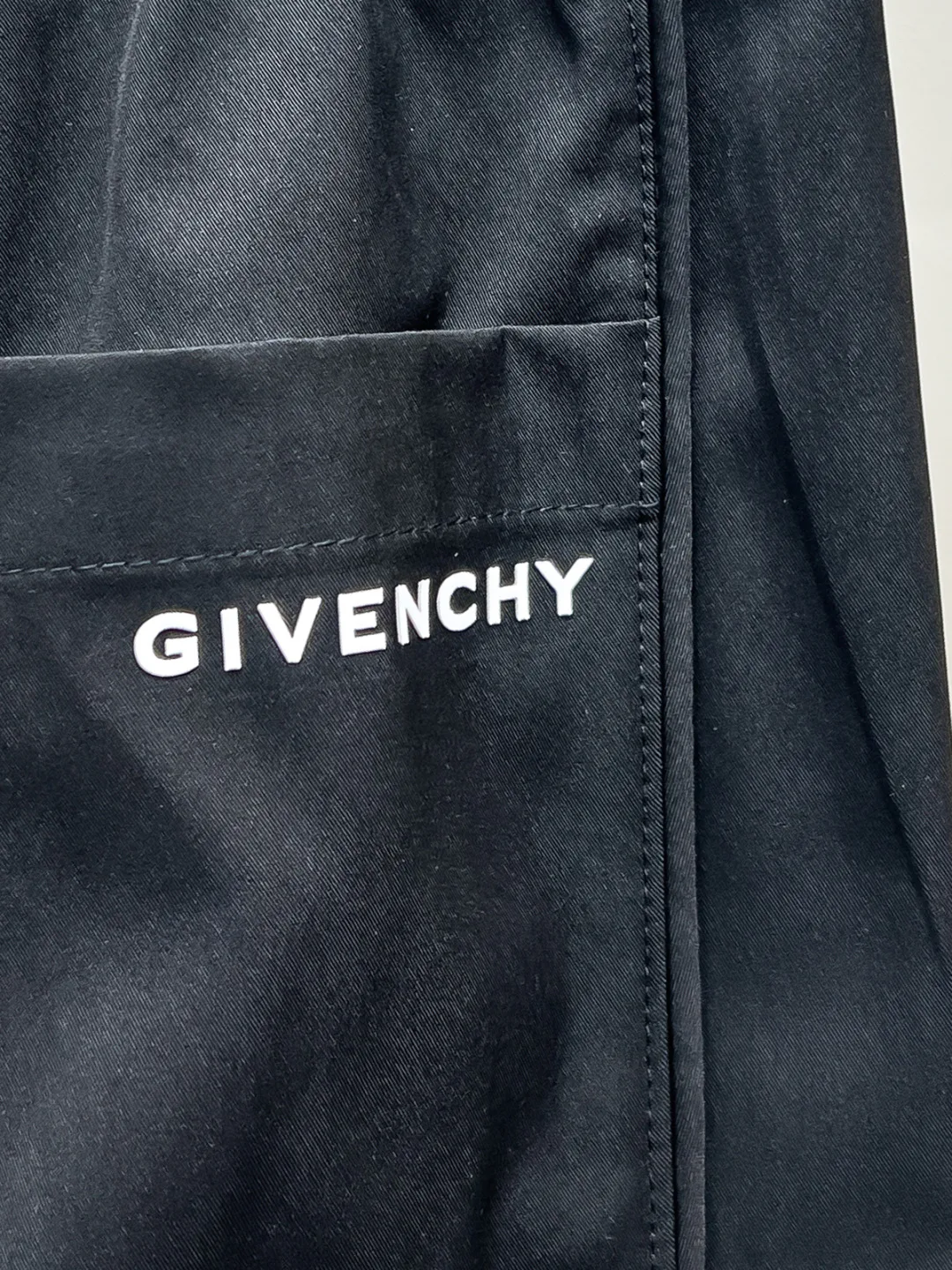 Men's Trousers GIVENCHY 18499215