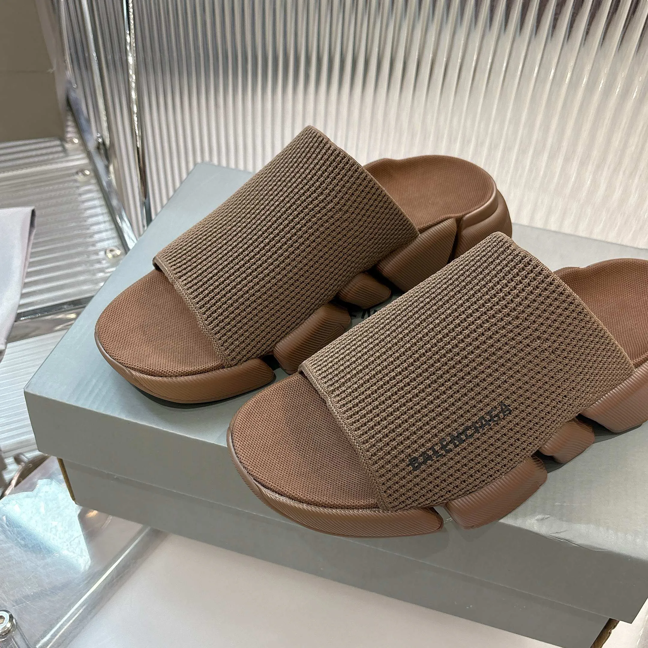 Women's Flip-Flops BALENCIAGA 17182654