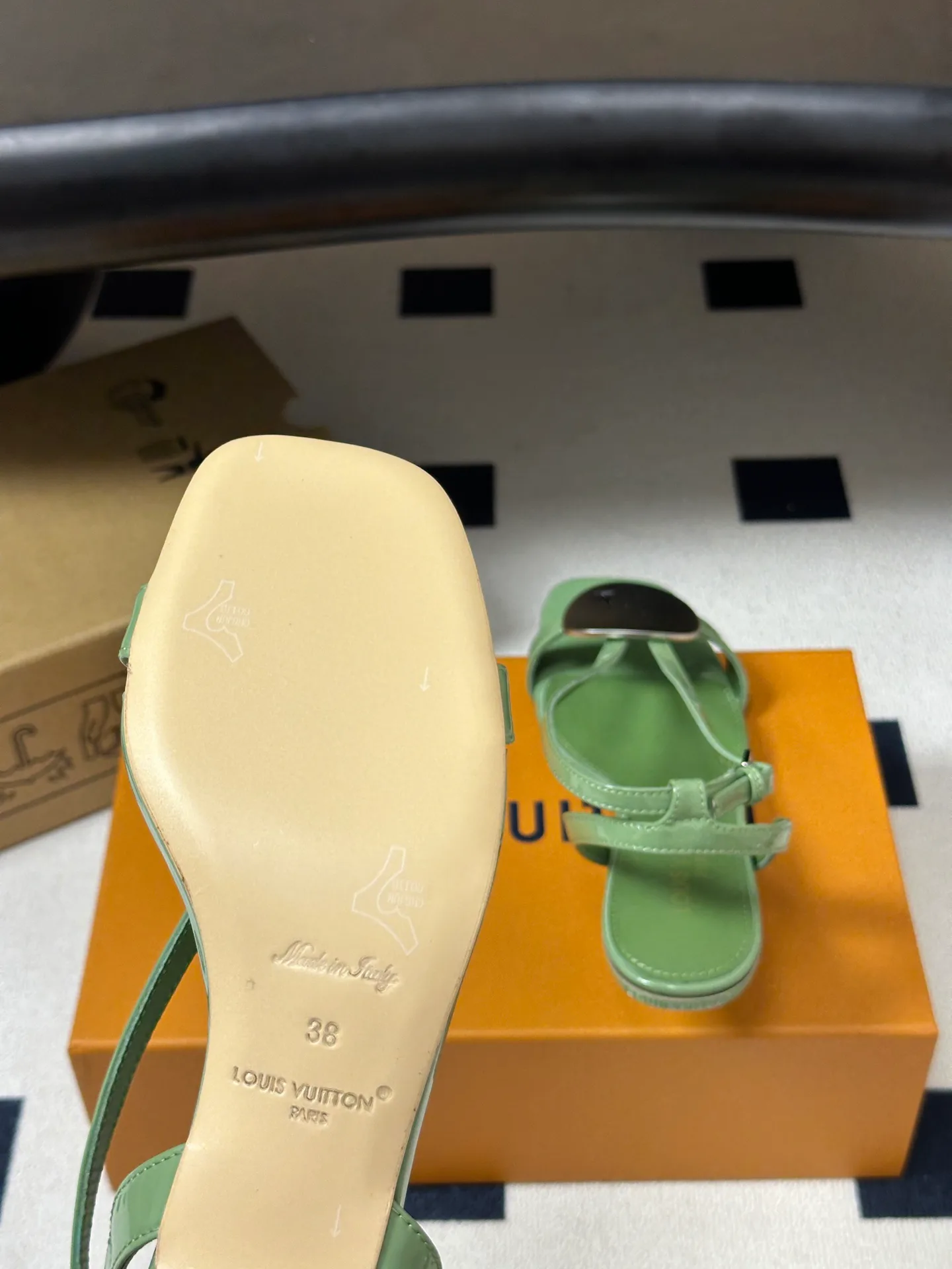 Women's Open-Toe Sandals LOUIS VUITTON 17768200