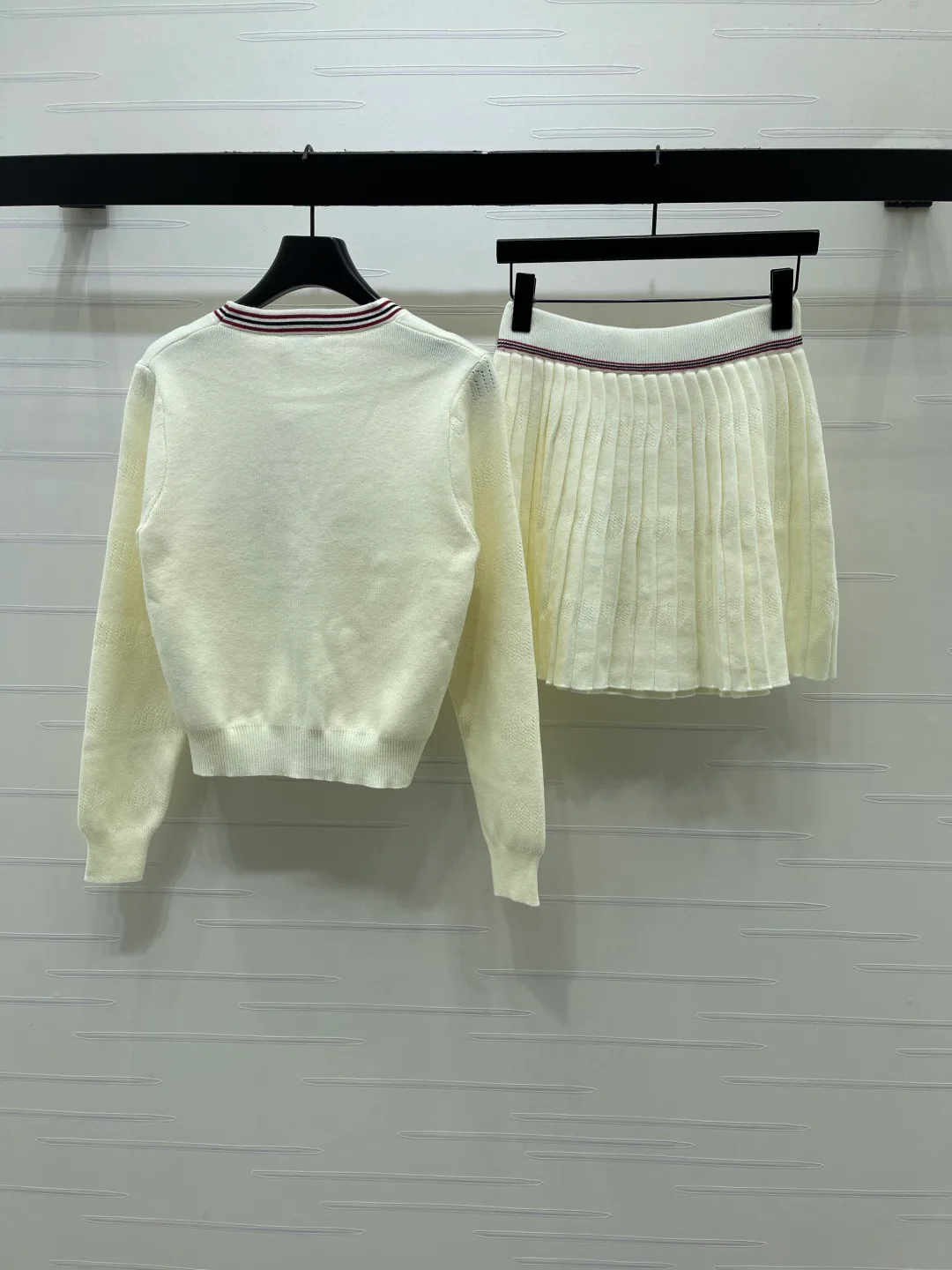 Women's Jumpers And Sweaters MIU MIU 17505702