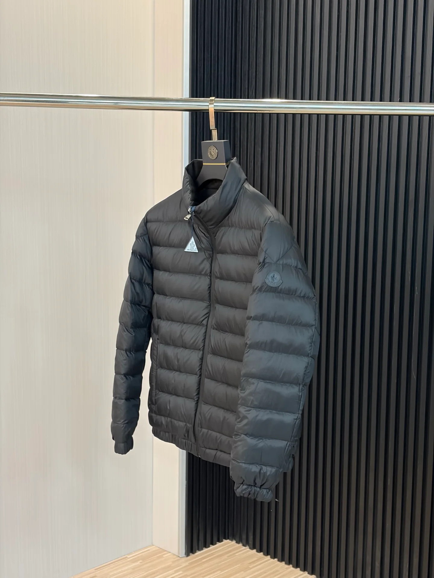 Women's Jackets And Down Jackets MONCLER 18188486