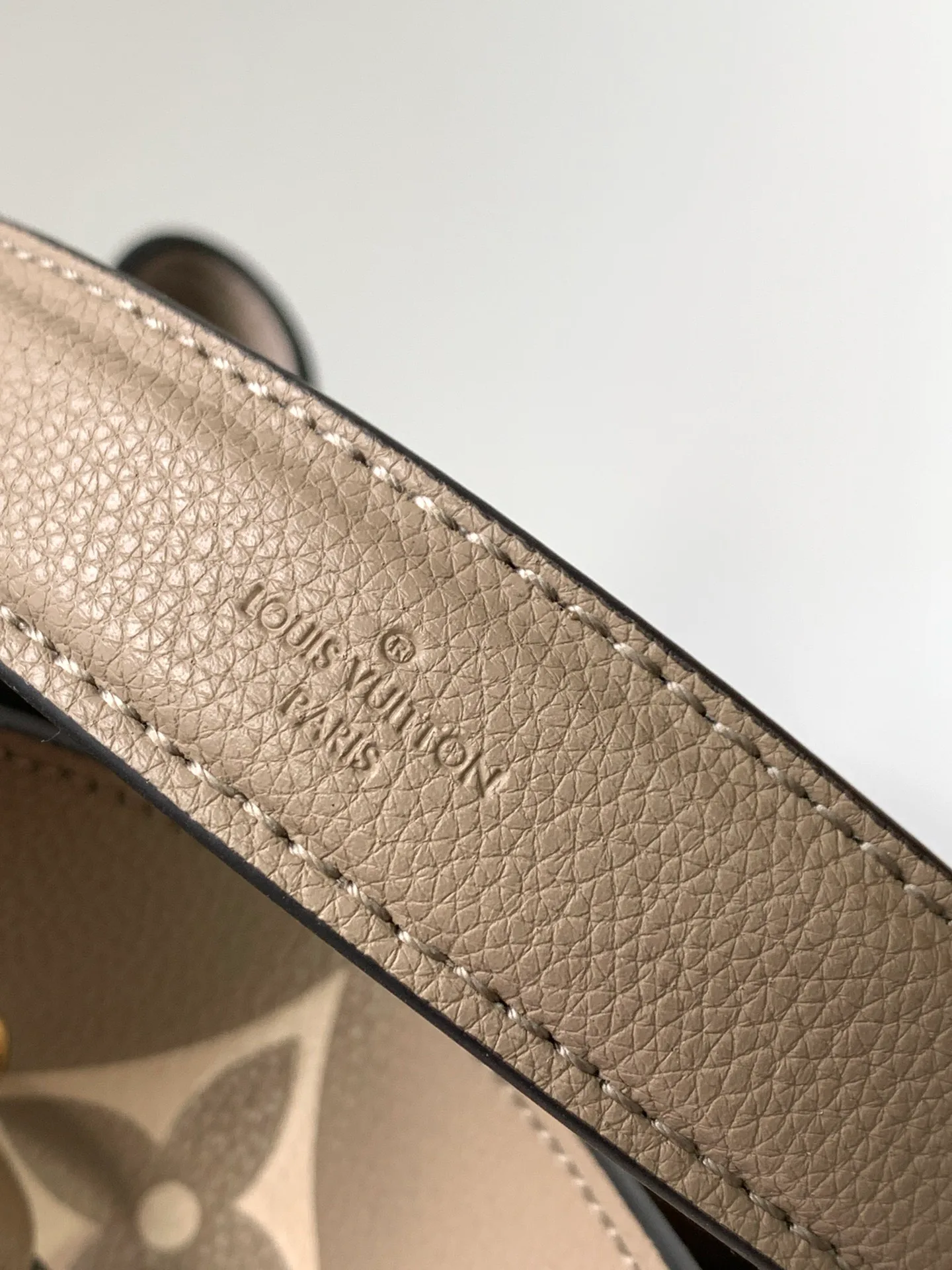 Women's Classic Handbags LOUIS VUITTON 17806369