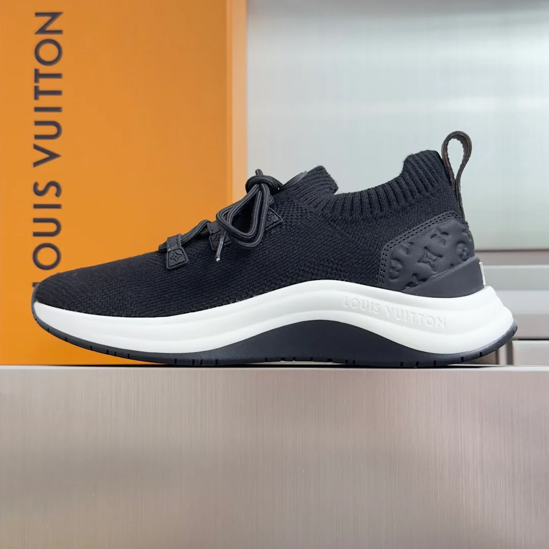 Women's Sneakers LOUIS VUITTON 17950524