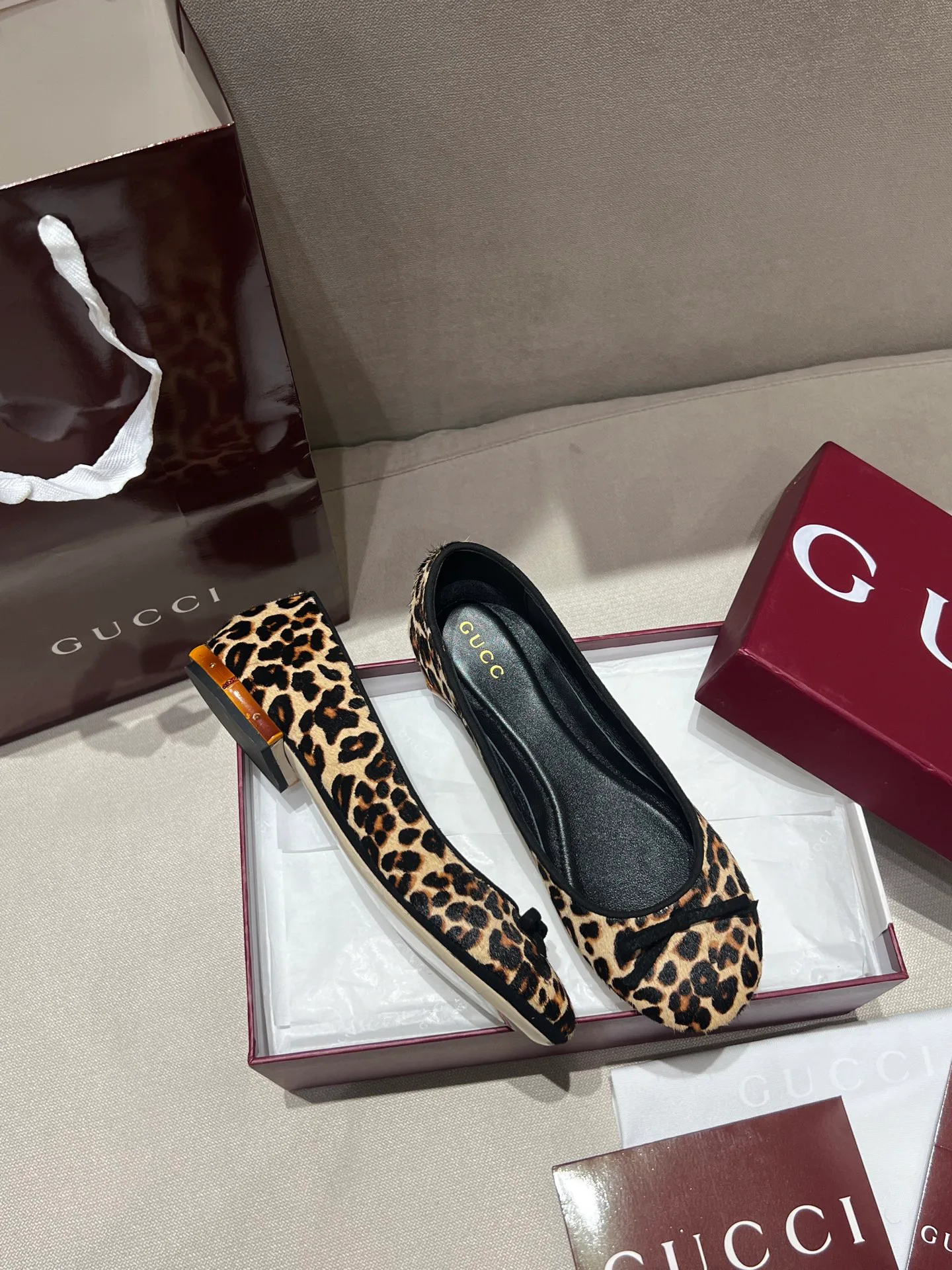 Women's Ballet Flats GUCCI 18020255