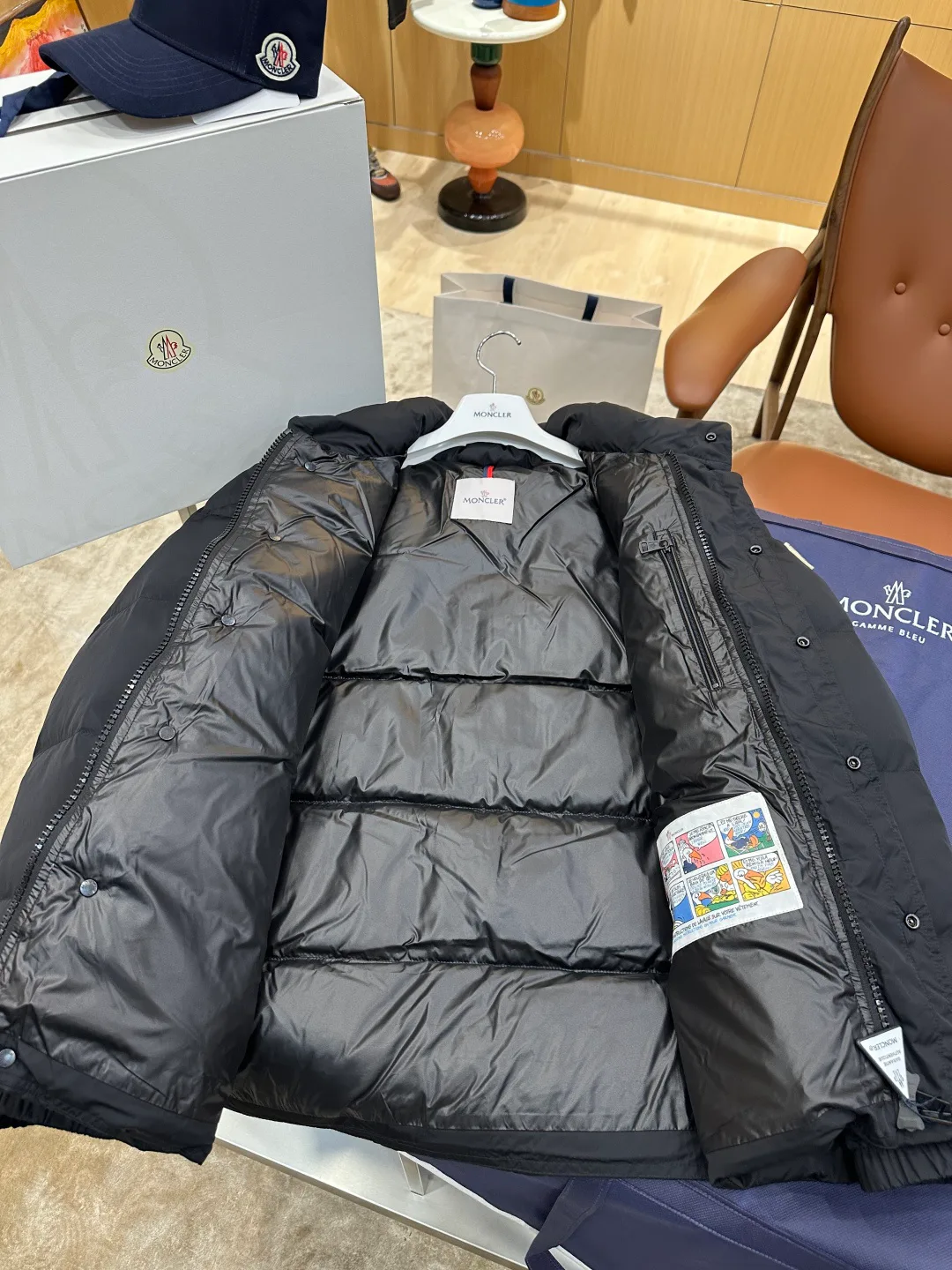 Men's Jackets And Down Jackets MONCLER 18461306