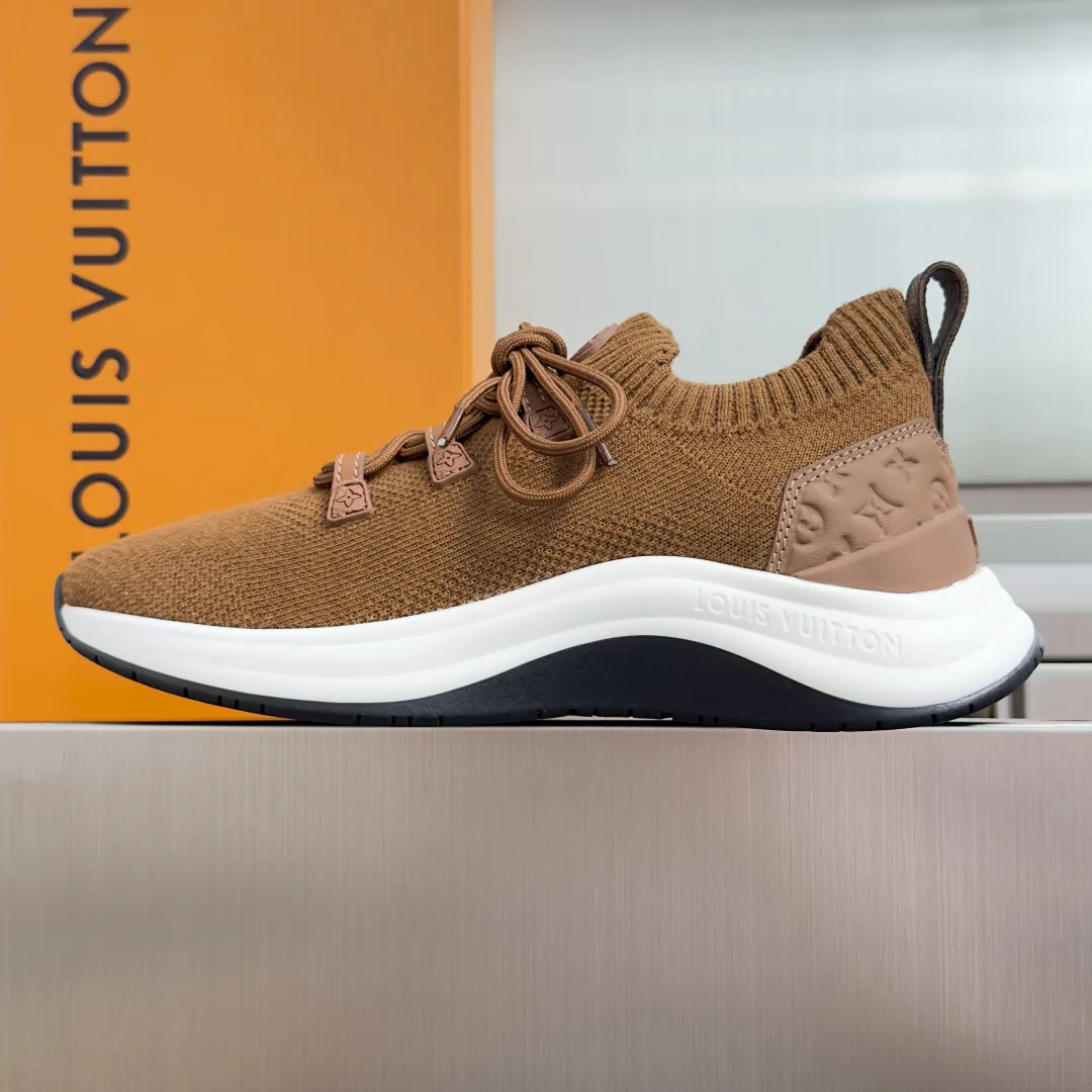Women's Sneakers LOUIS VUITTON 17950534