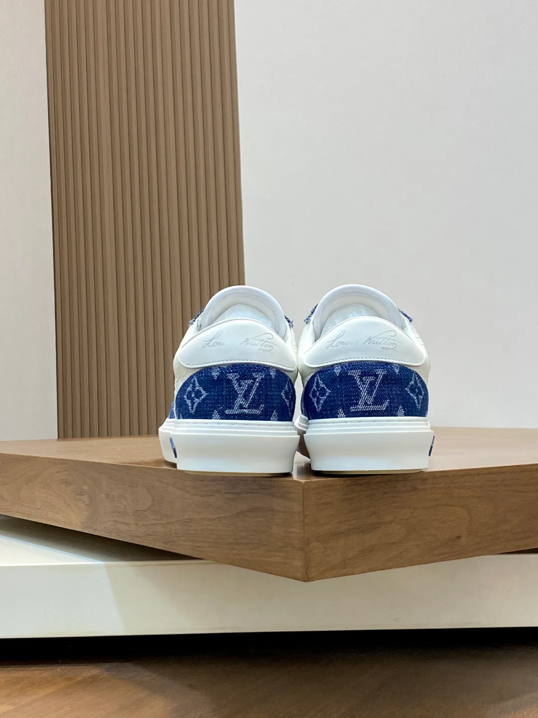 Men's Sneakers LOUIS VUITTON 17934208