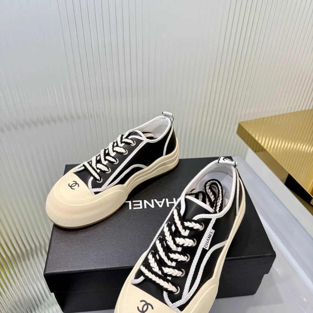 Women's Sneakers CHANEL 18366982