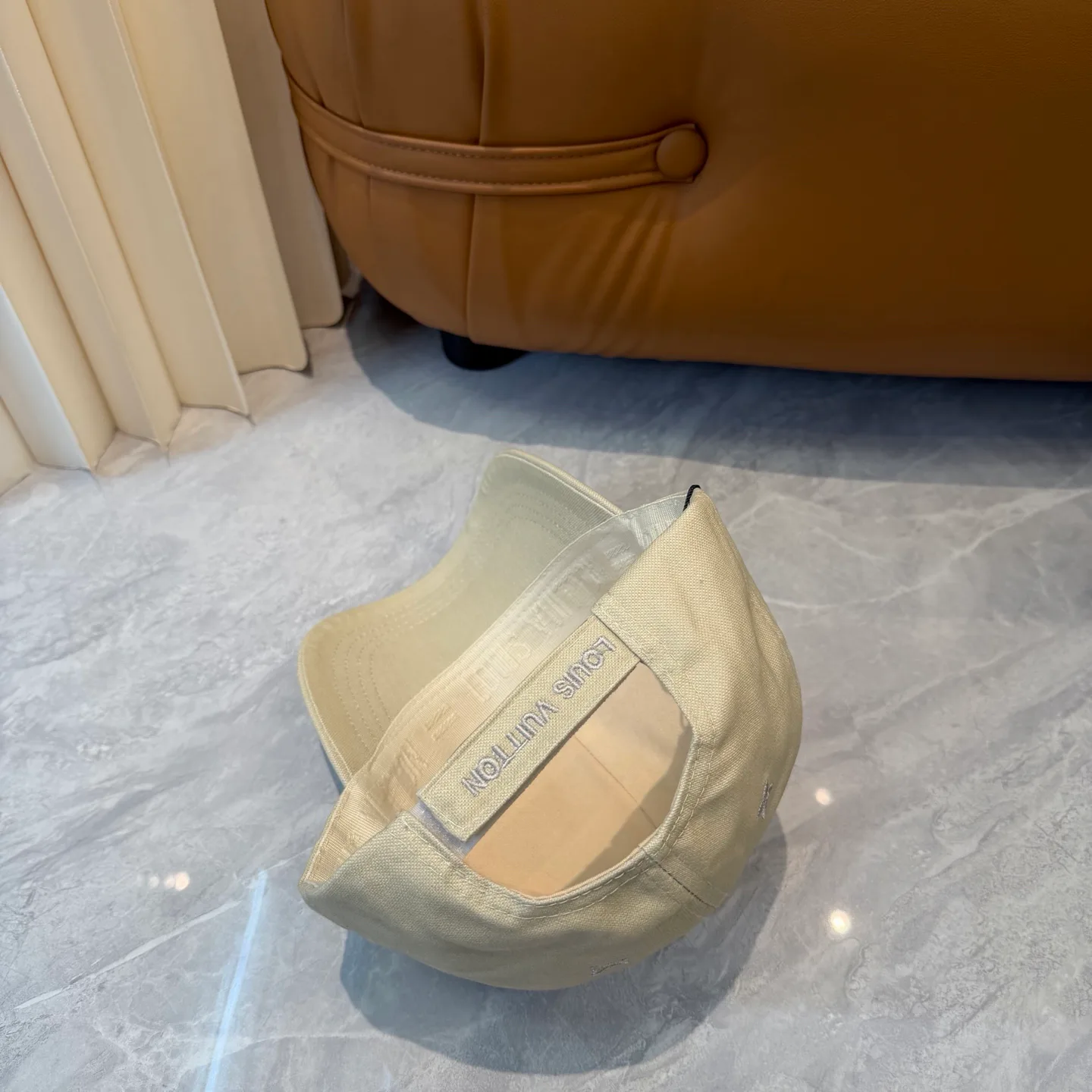 Hats LOUIS VUITTON 17467589