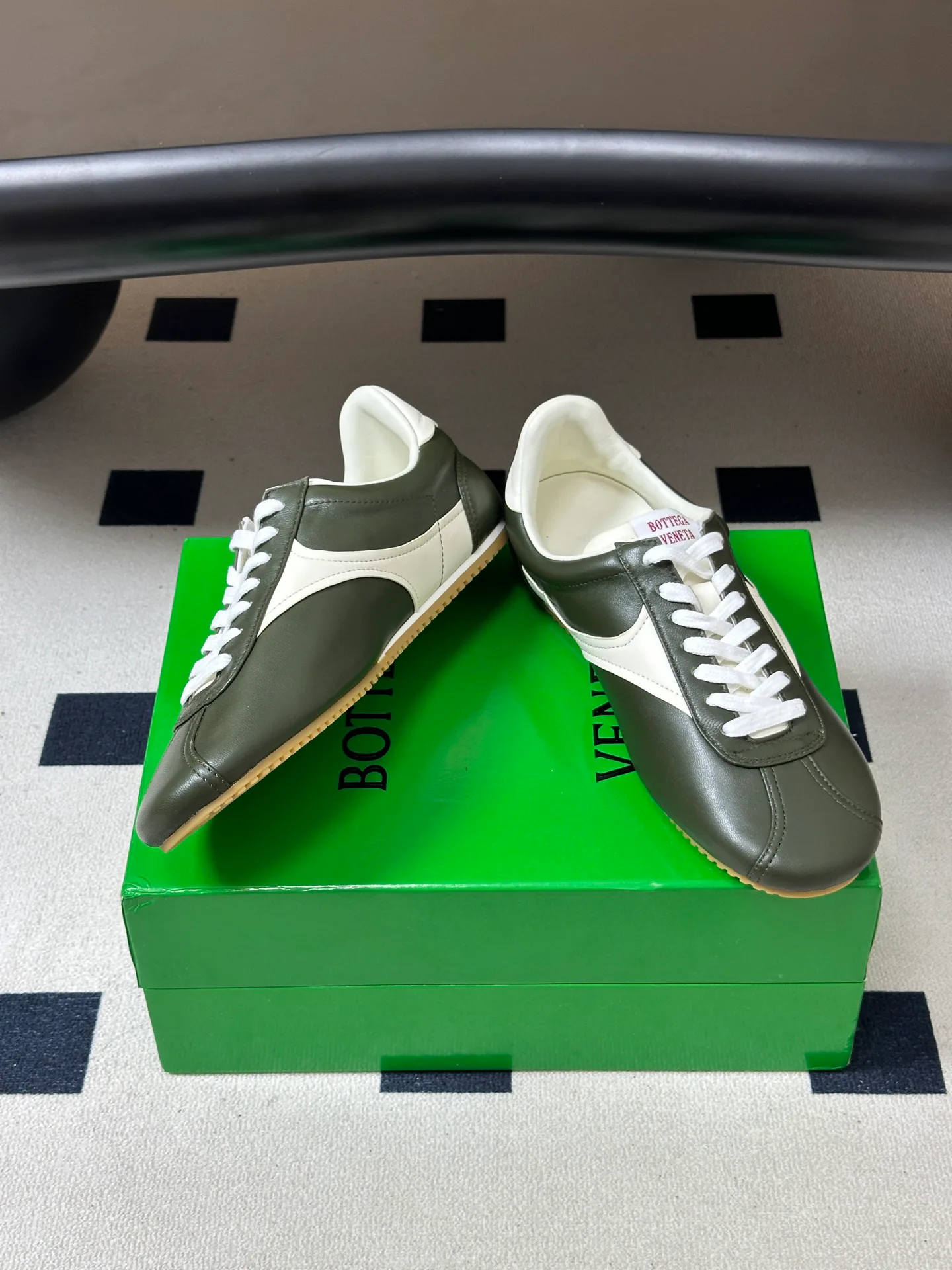 Women's Sneakers BOTTEGA VENETA 18070054