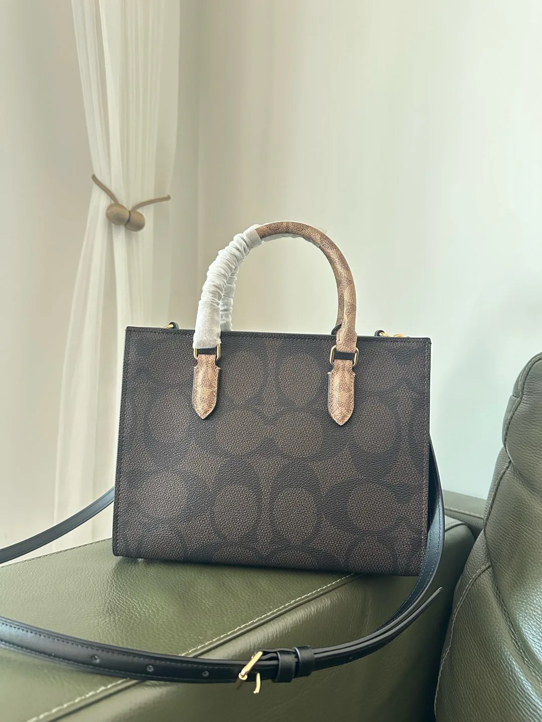 Women's Classic Handbags COACH 17960974