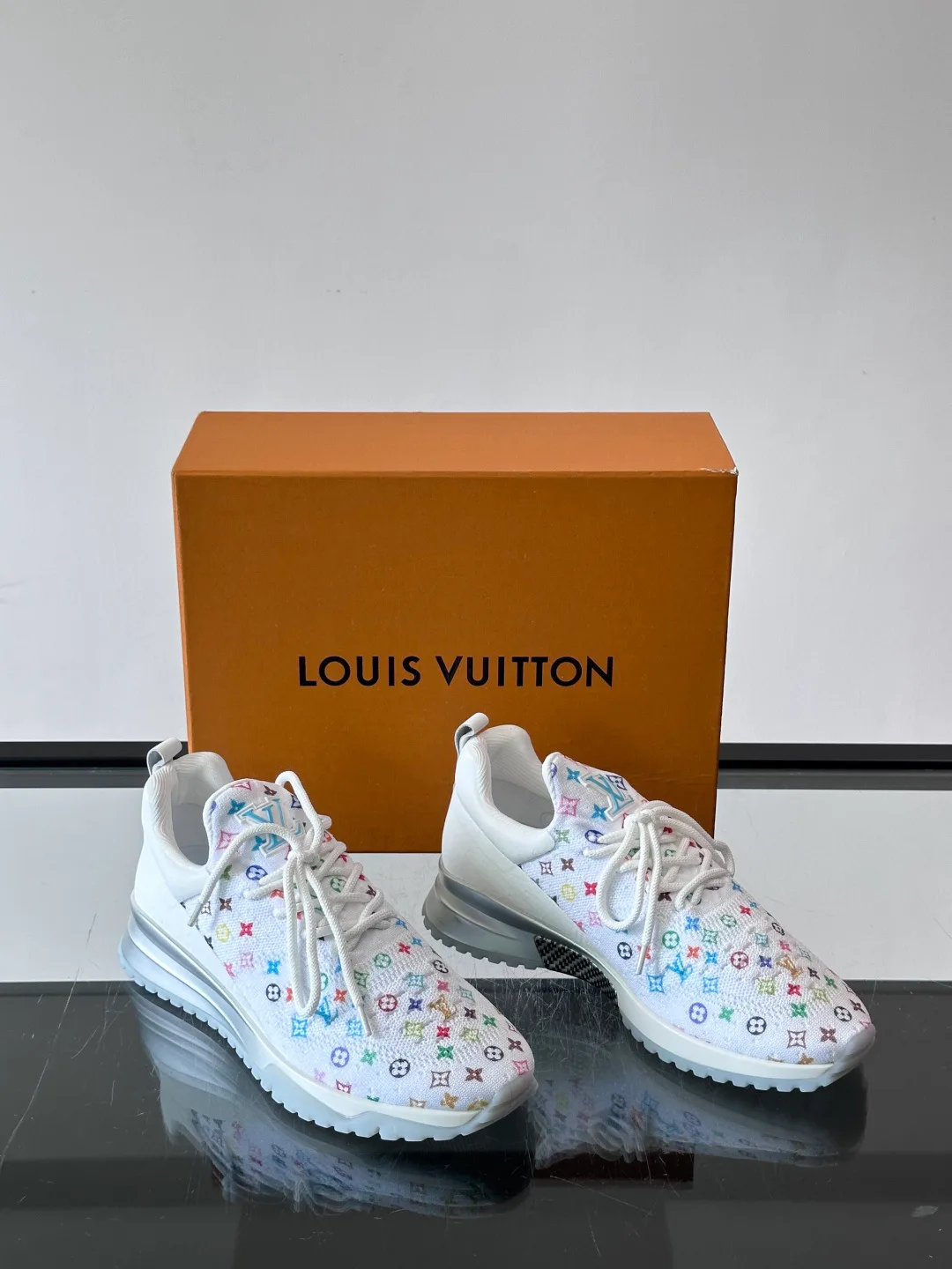 Men's Sneakers LOUIS VUITTON 17588576