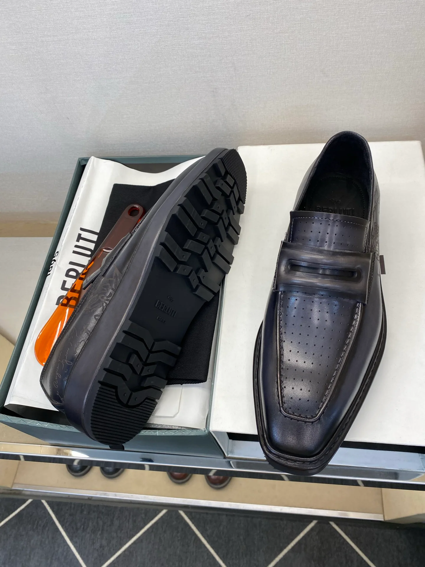 Men's Loafers And Dress Shoes BERLUTI 17971815