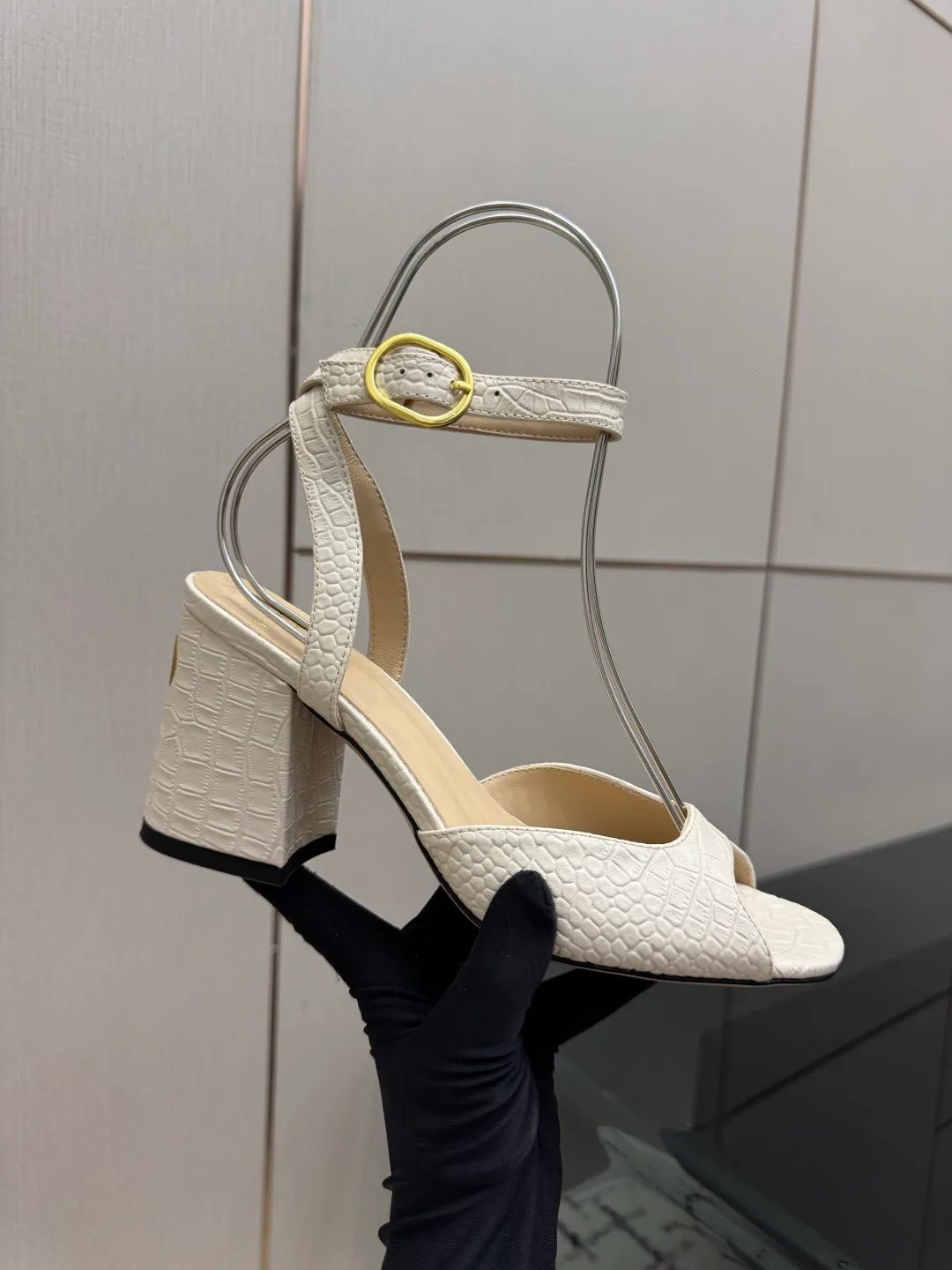 Women's Open-Toe Sandals VALENTINO 18048994