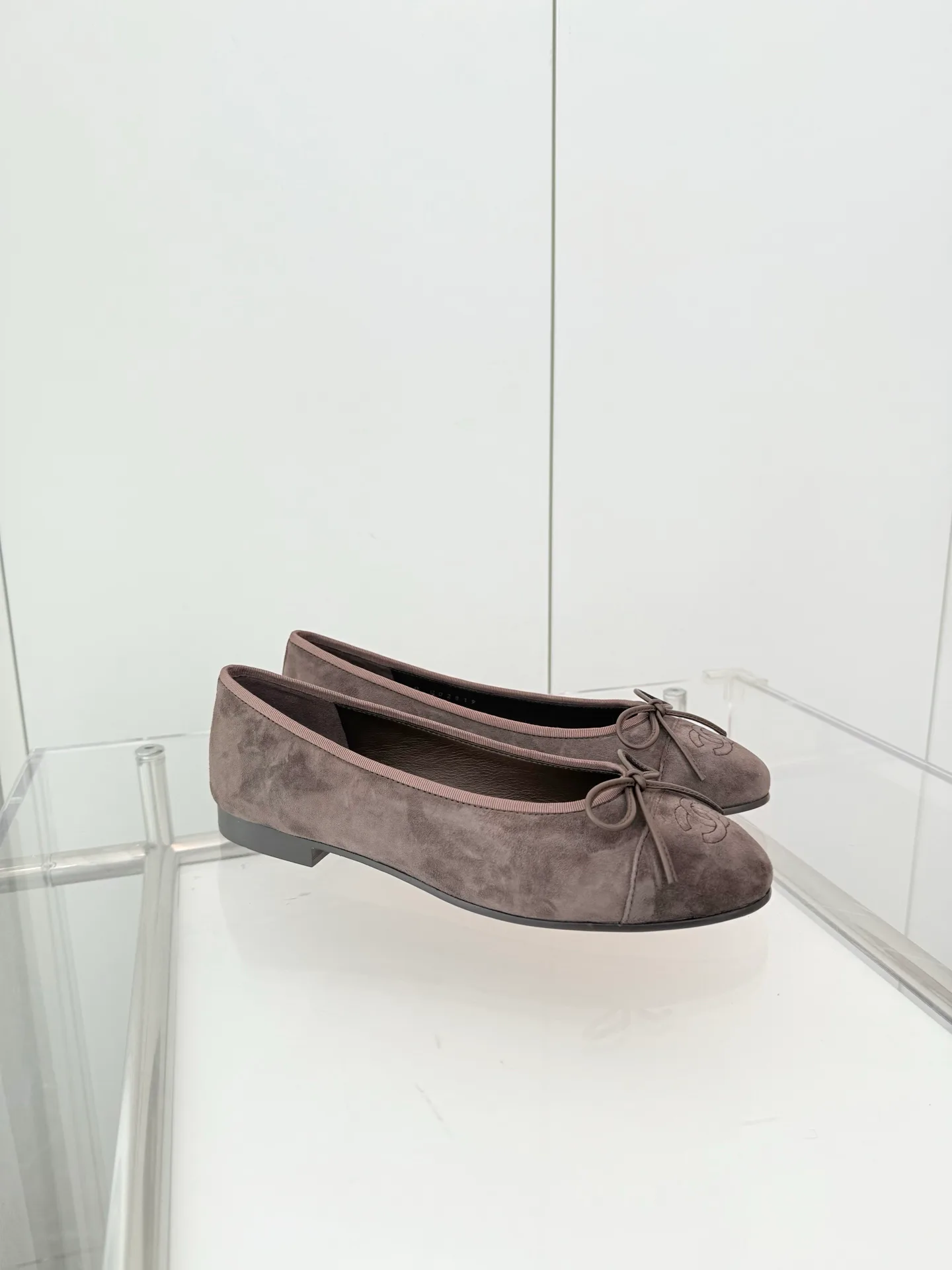 Women's Ballet Flats CHANEL 18120820
