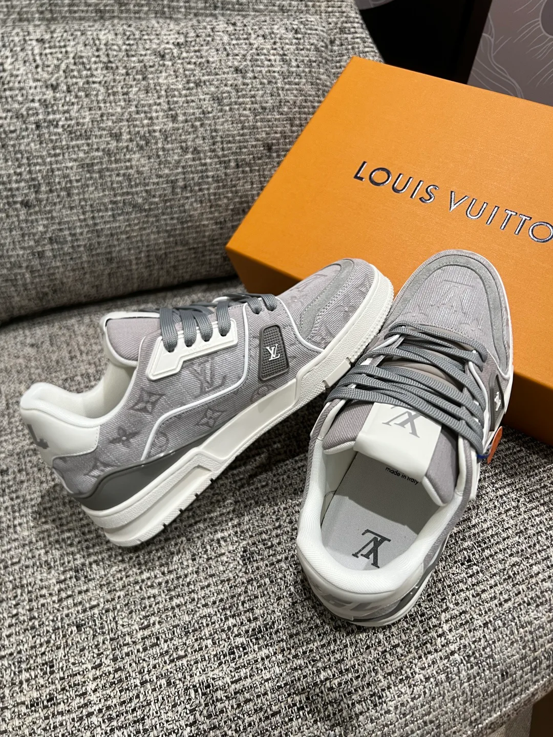 Women's Sneakers LOUIS VUITTON 18080167