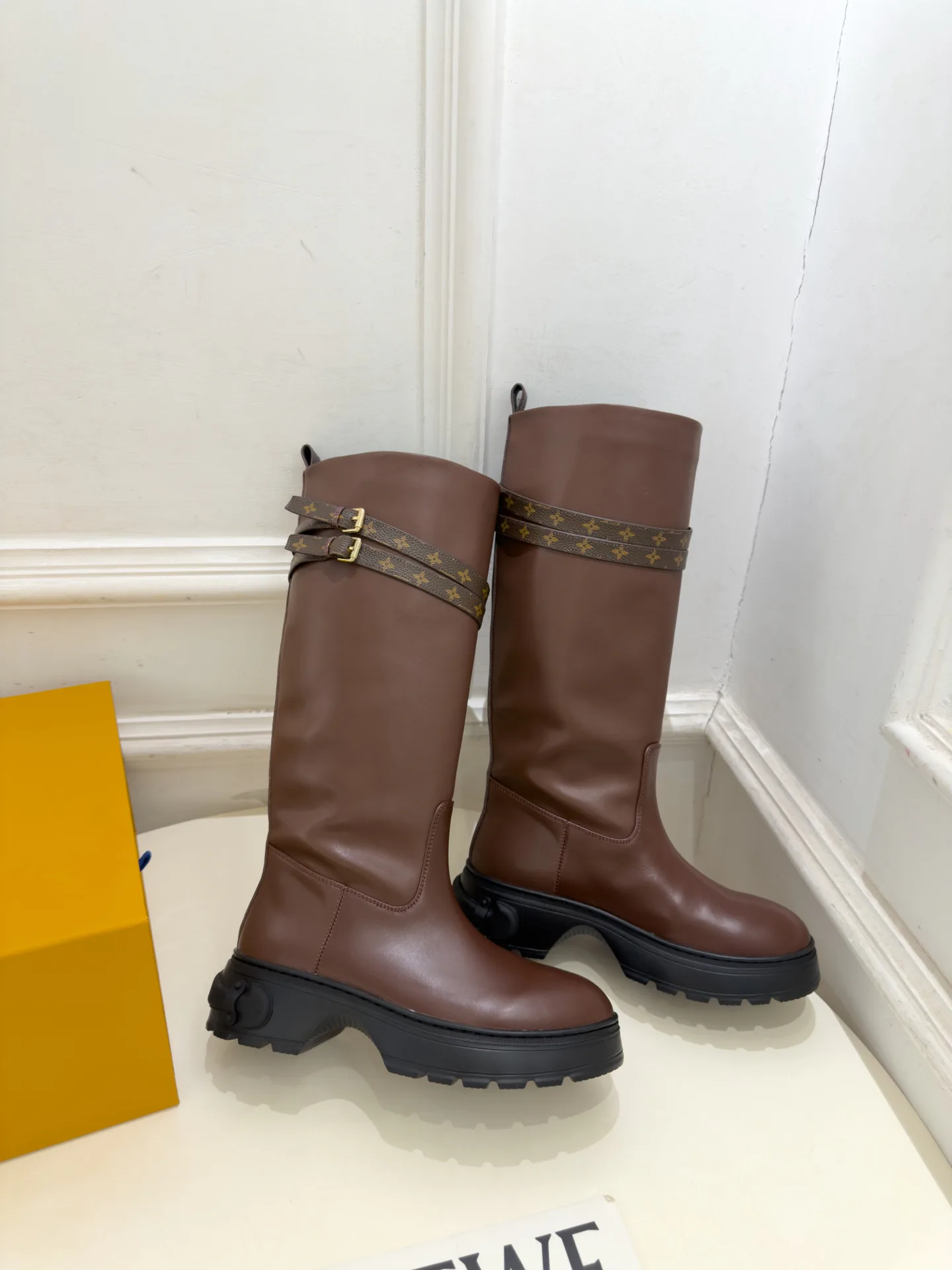 Women's Boots LOUIS VUITTON 18370298