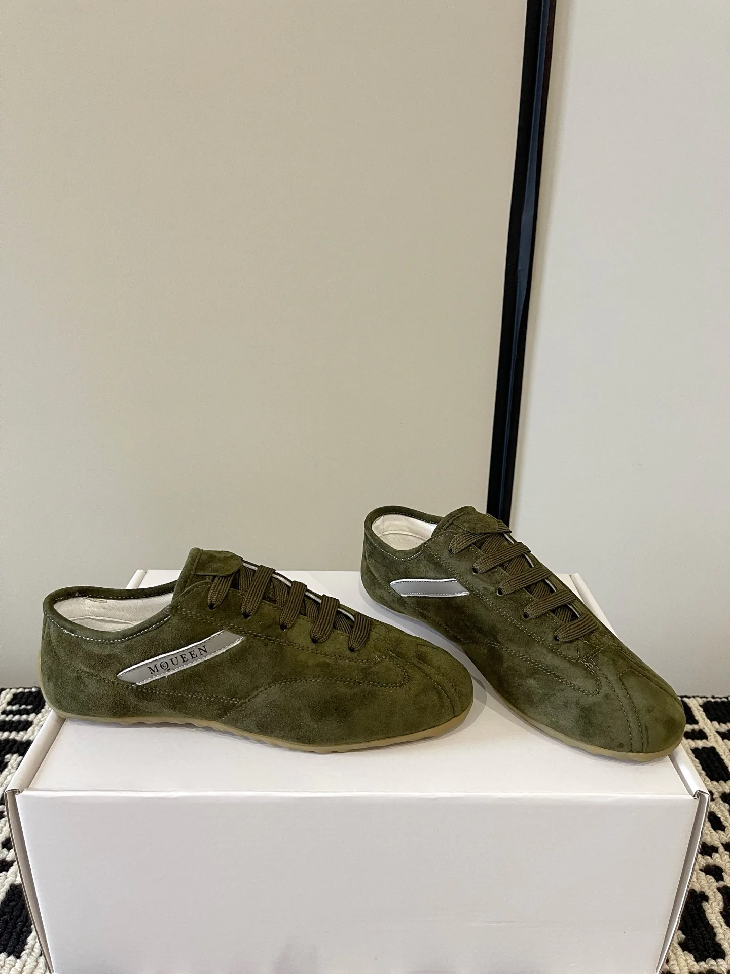 Women's Sneakers ALEXANDER MCQUEEN 18386247